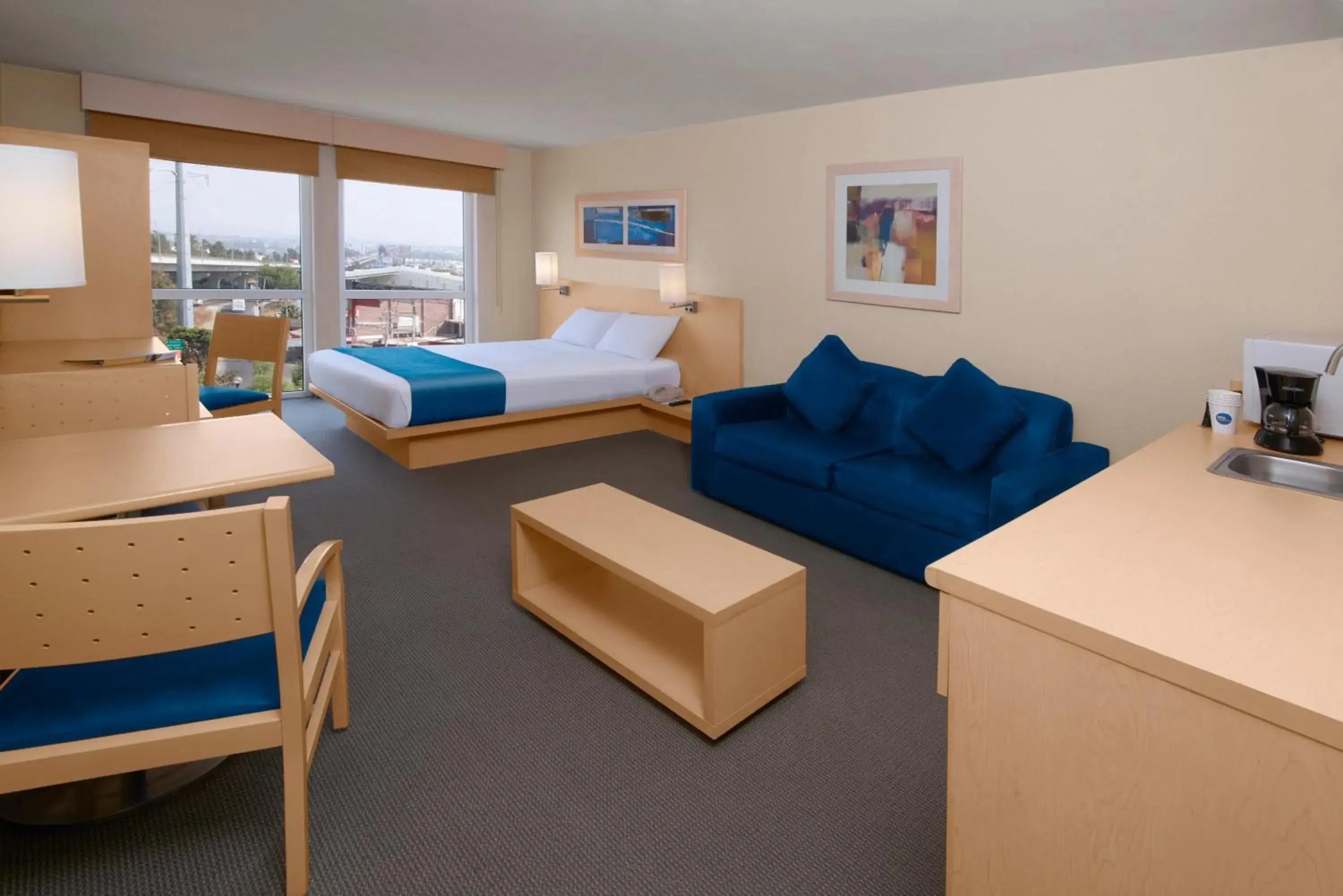 Queen Suite with Sofa Bed in City Express by Marriott Culiacan Queen Suite with Sofa Bed in City Express by Marriott Culiacan