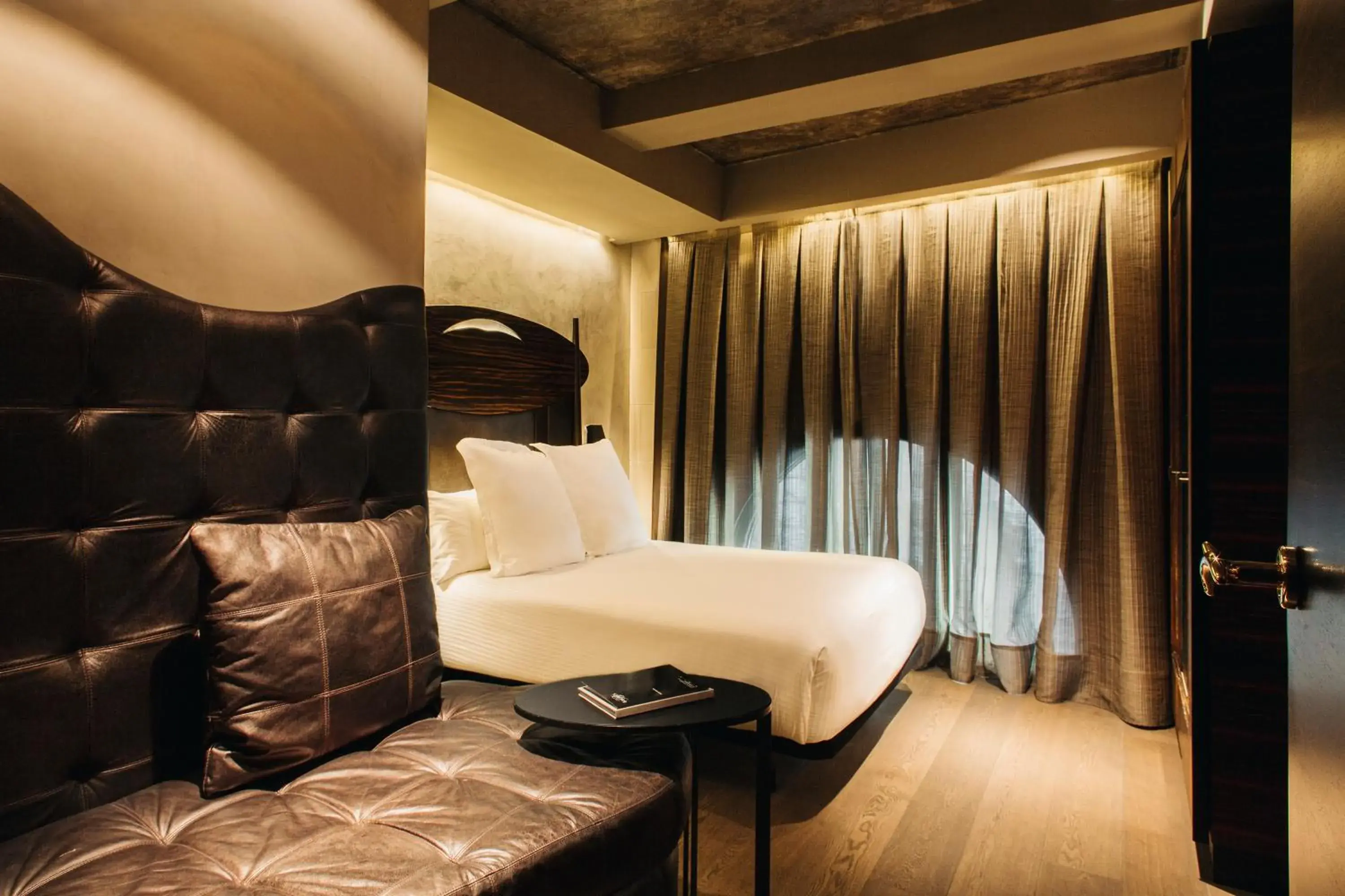 Standard Single Room in Hotel Bagués, a Small Luxury Hotel of the World Standard Single Room in Hotel Bagués, a Small Luxury Hotel of the World