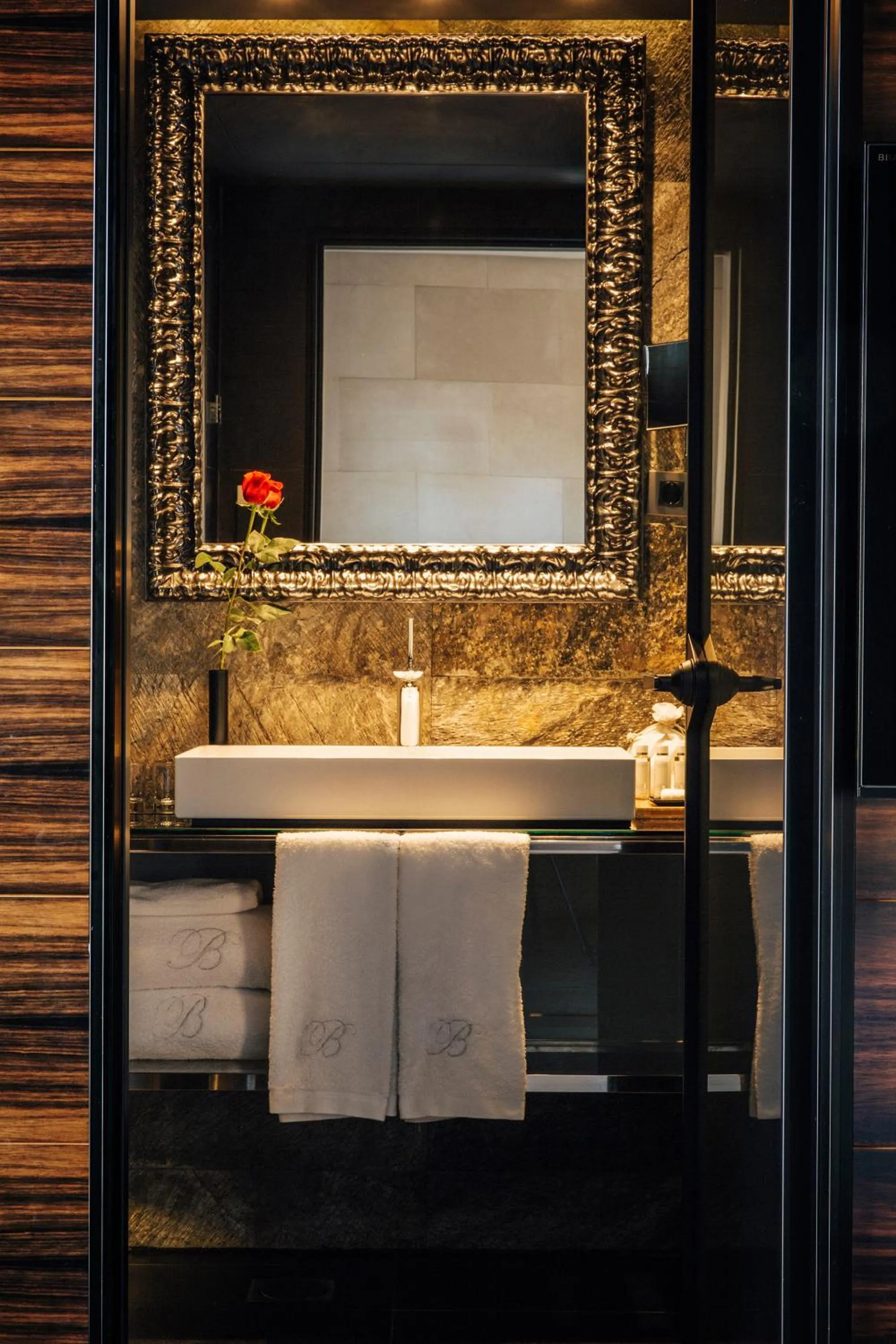 Bathroom in Hotel Bagués, a Small Luxury Hotel of the World