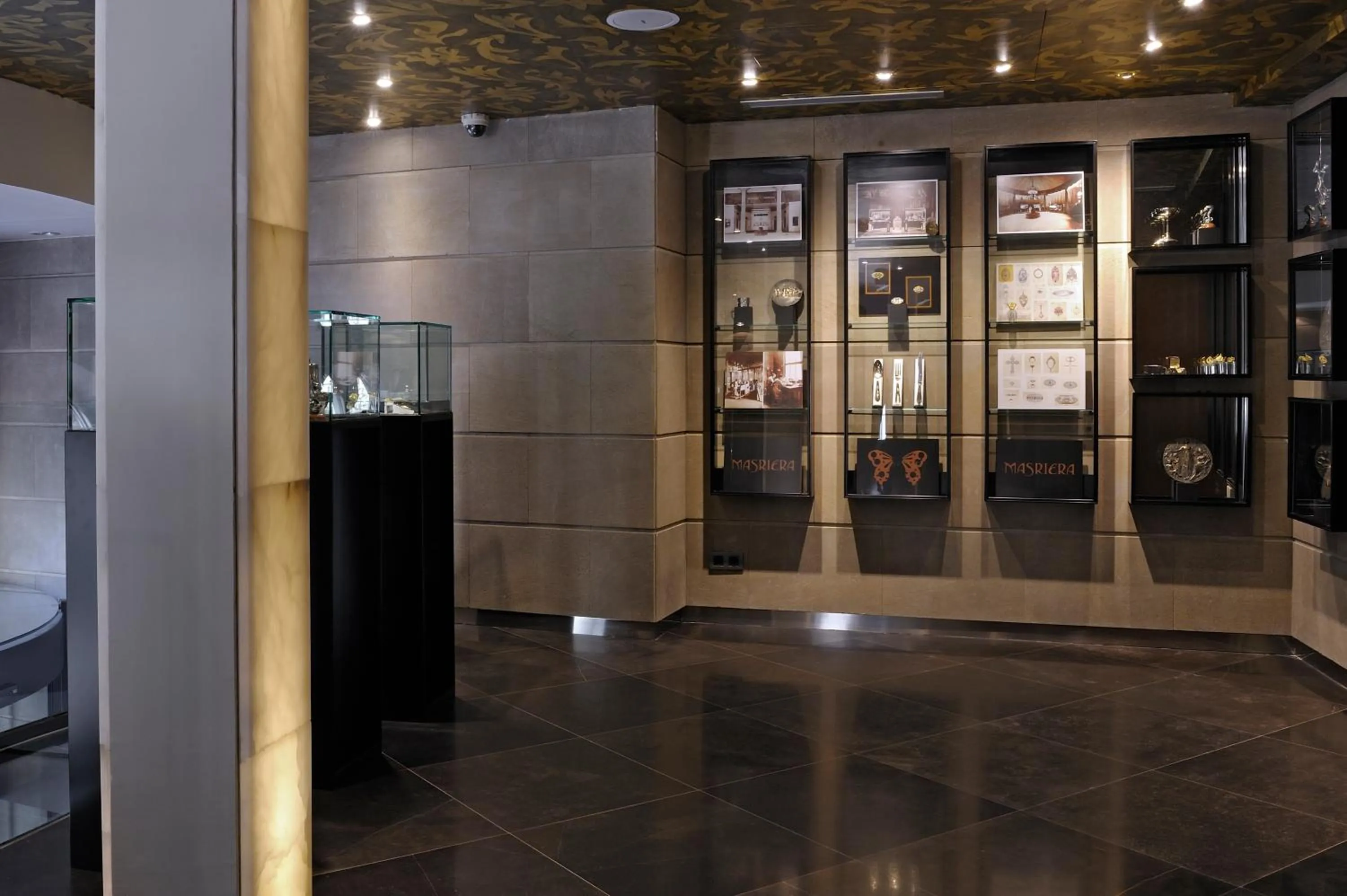 On-site shops in Hotel Bagués, a Small Luxury Hotel of the World