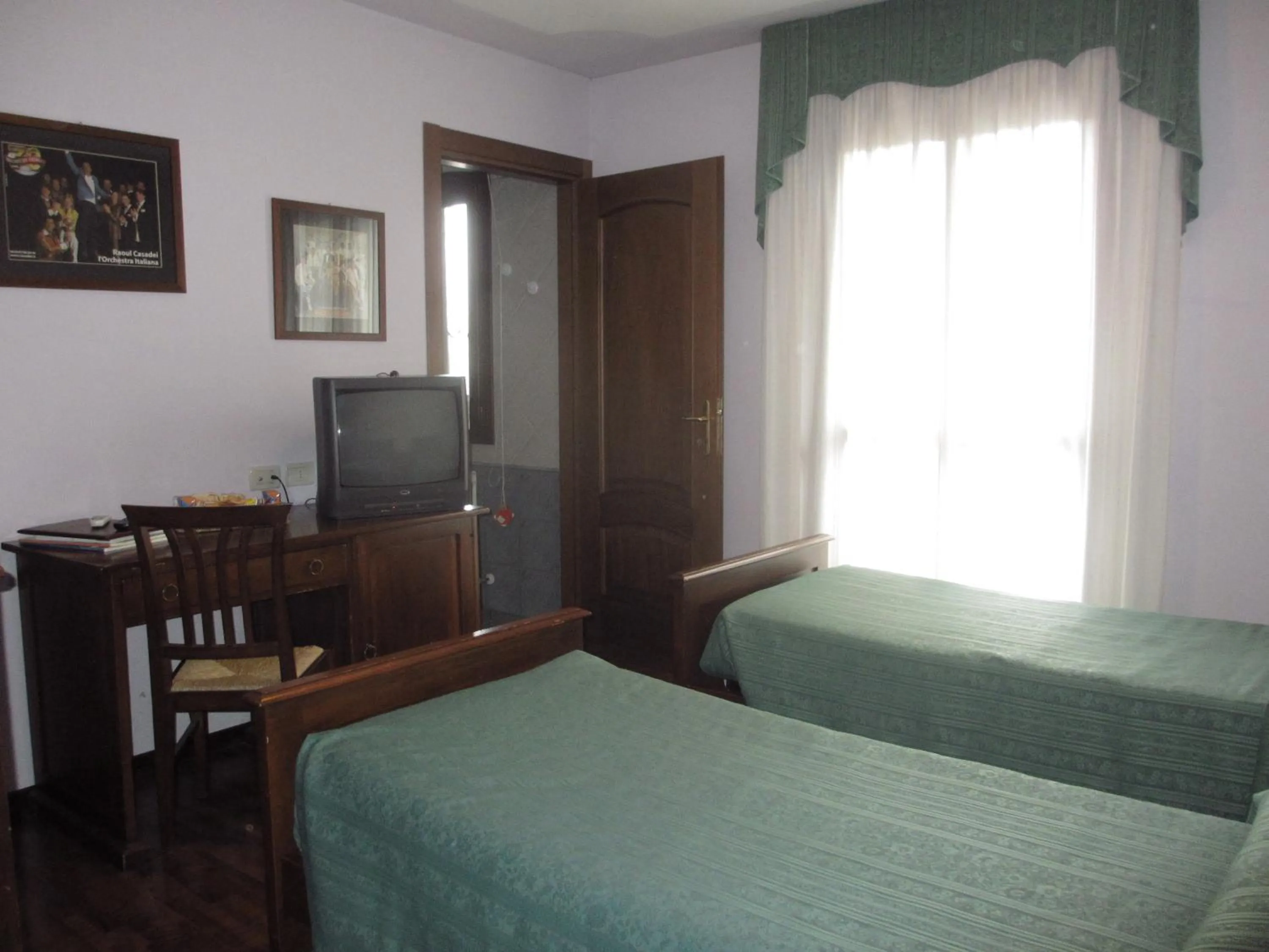 Bed in Principato Di Ariis Hotel 3 stelle Room Only