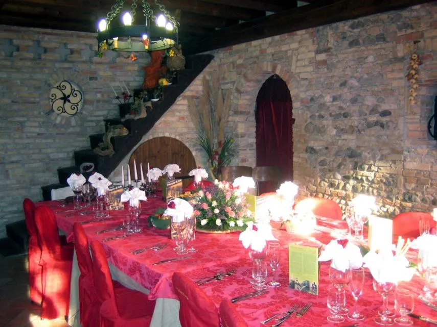 Food and drinks in Principato Di Ariis Hotel 3 stelle Room Only