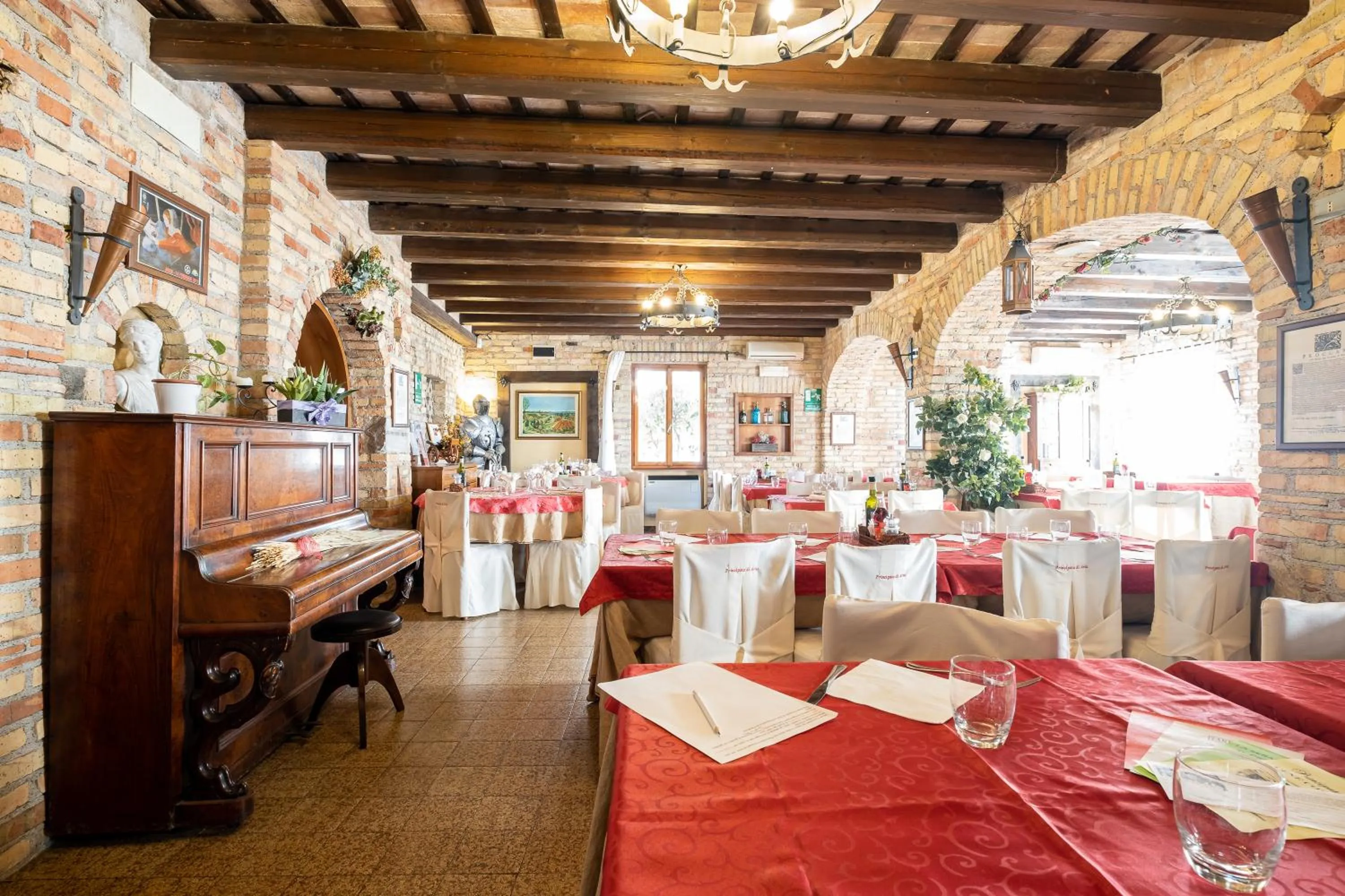 Restaurant/places to eat in Principato Di Ariis Hotel 3 stelle Room Only