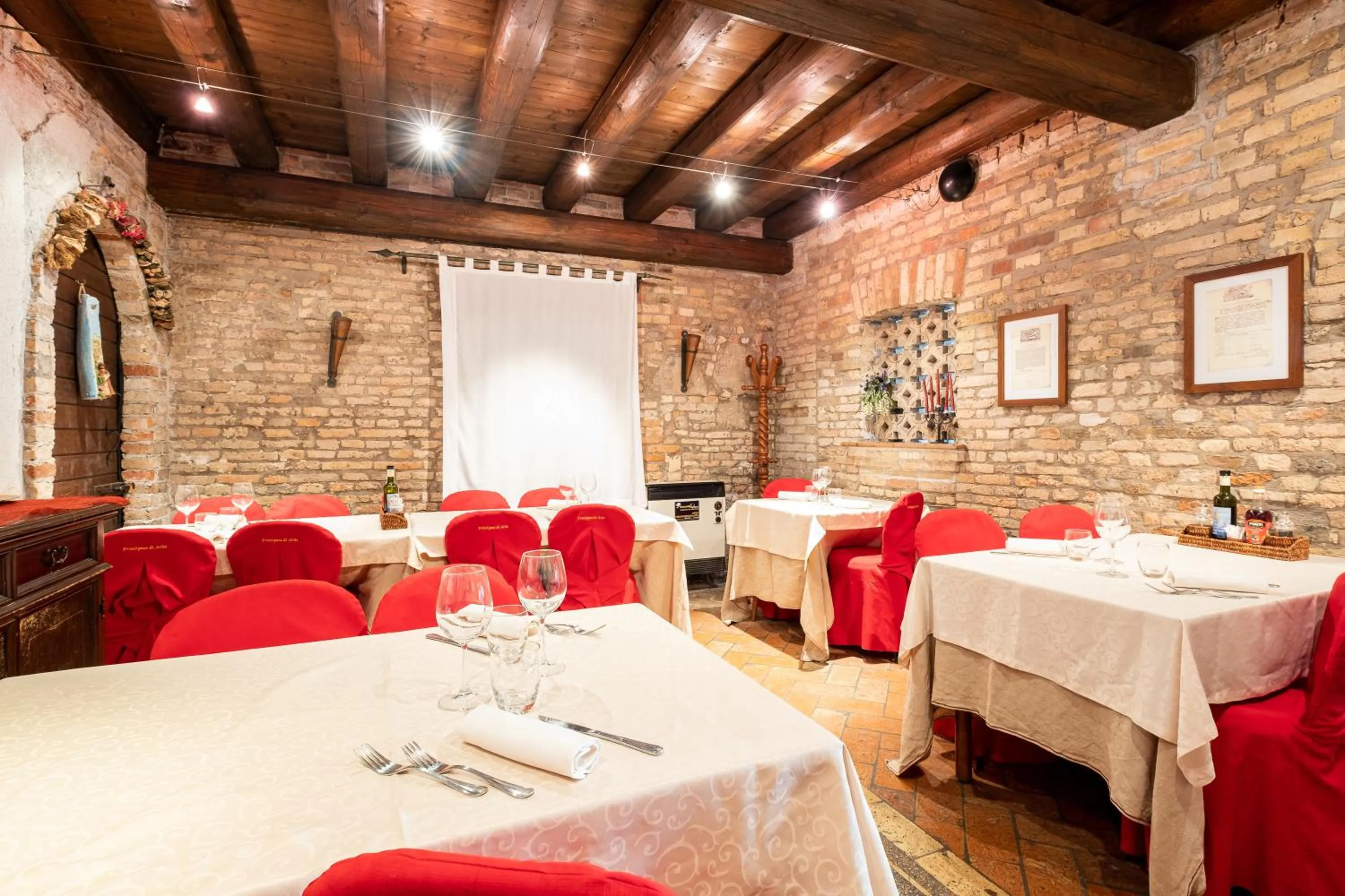 Restaurant/places to eat in Principato Di Ariis Hotel 3 stelle Room Only
