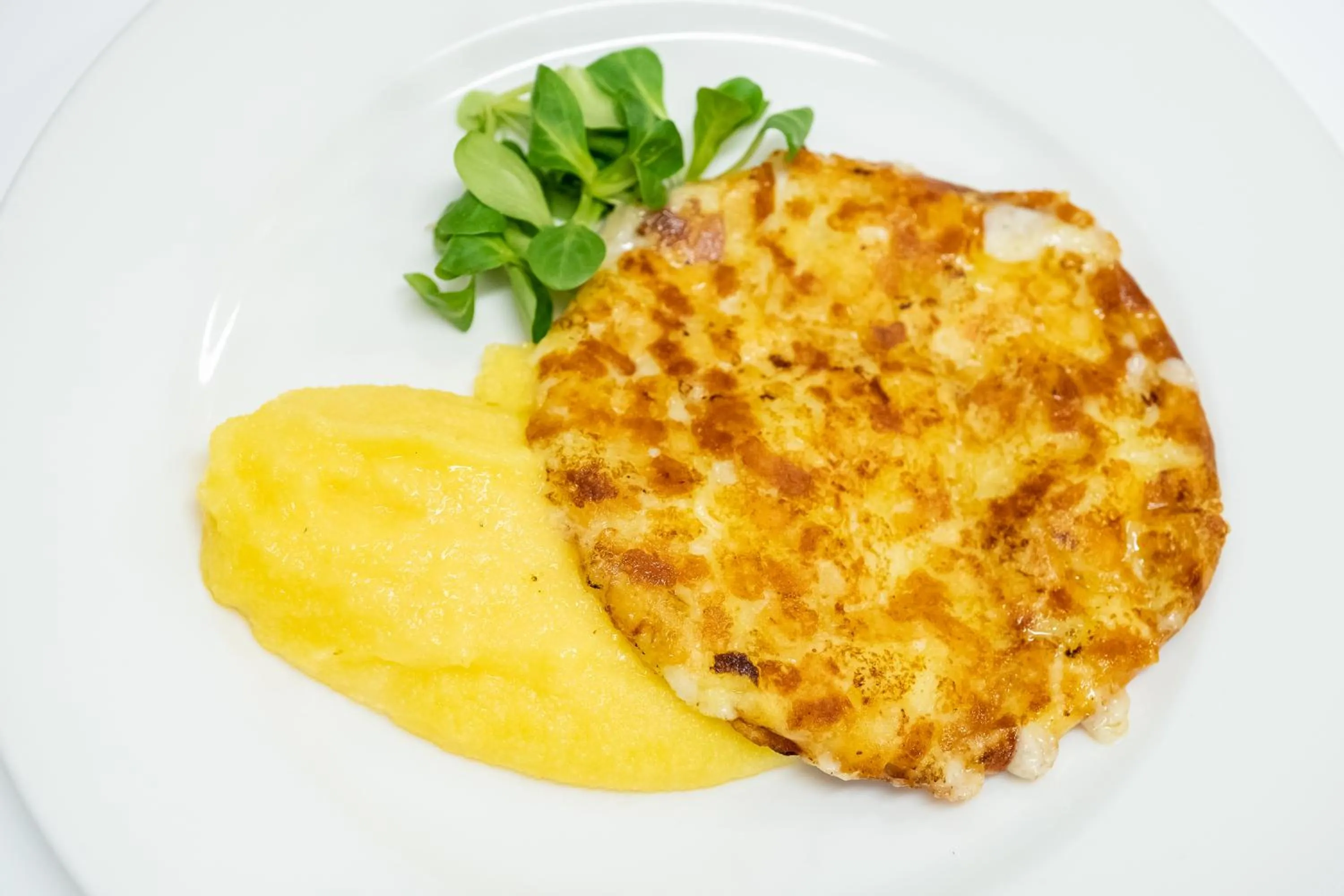 Food and drinks in Principato Di Ariis Hotel 3 stelle Room Only