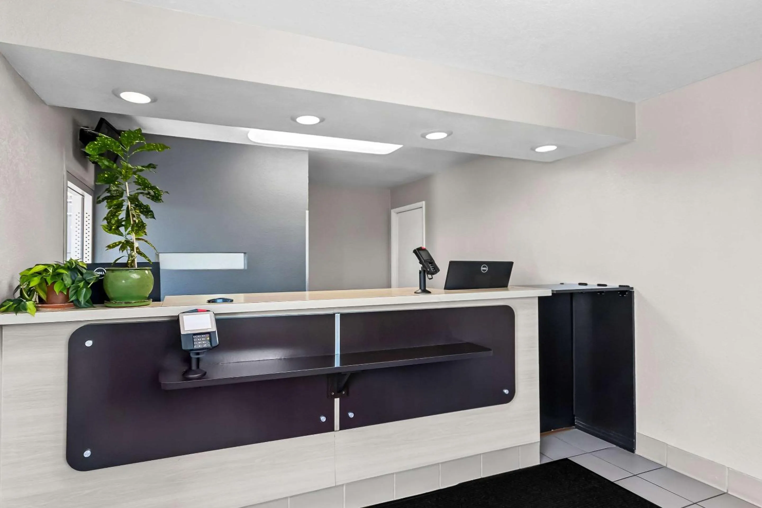 Lobby or reception in Econo Lodge