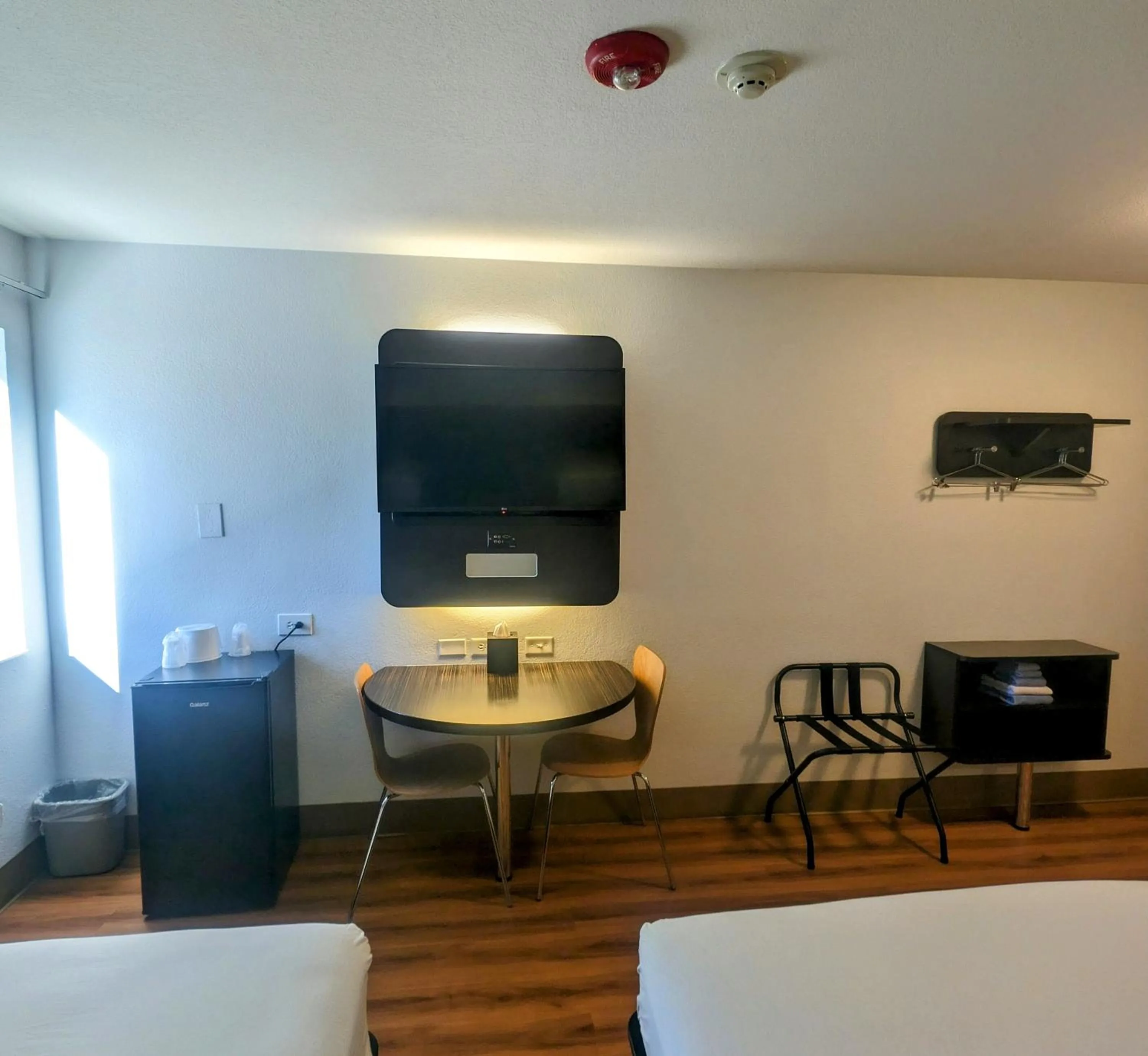 TV and multimedia in Econo Lodge