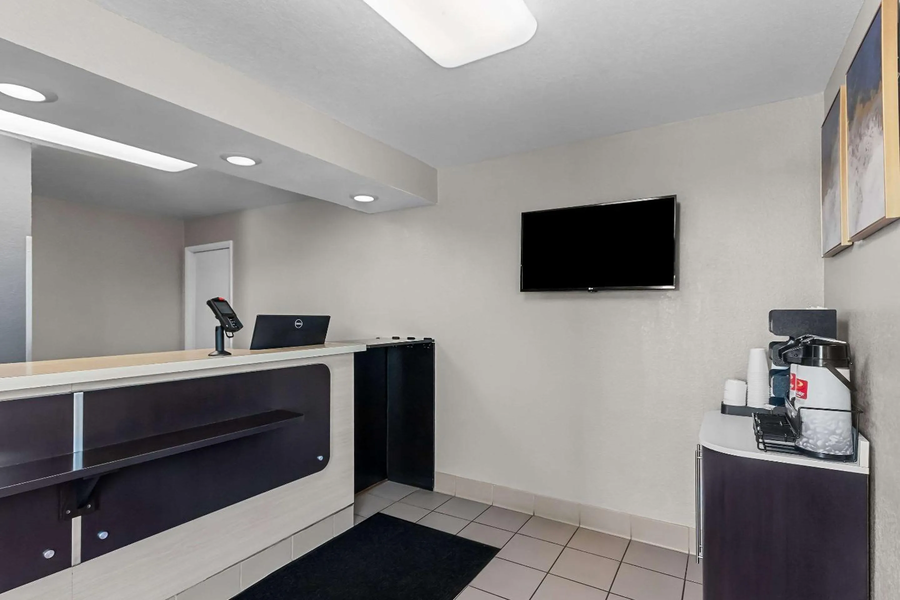 Lobby or reception in Econo Lodge