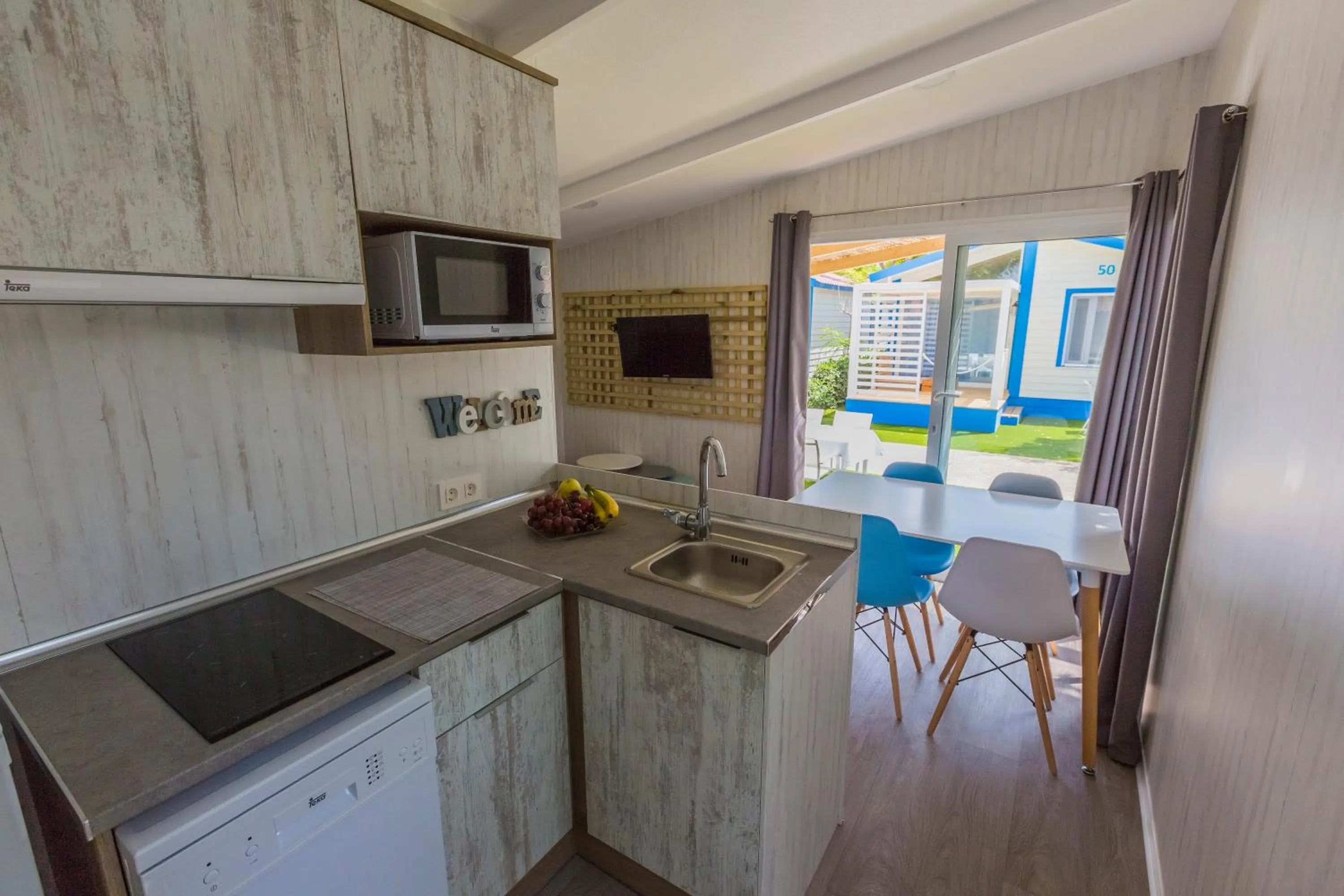 Kitchen or kitchenette in Alannia Guardamar