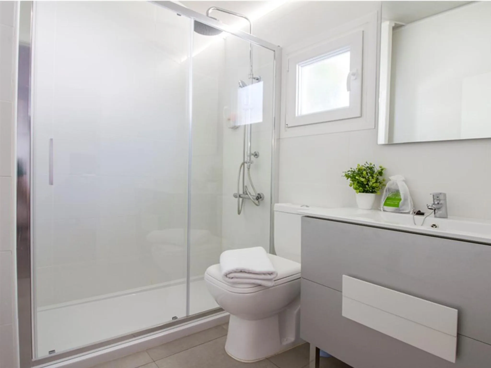 Bathroom in Alannia Guardamar