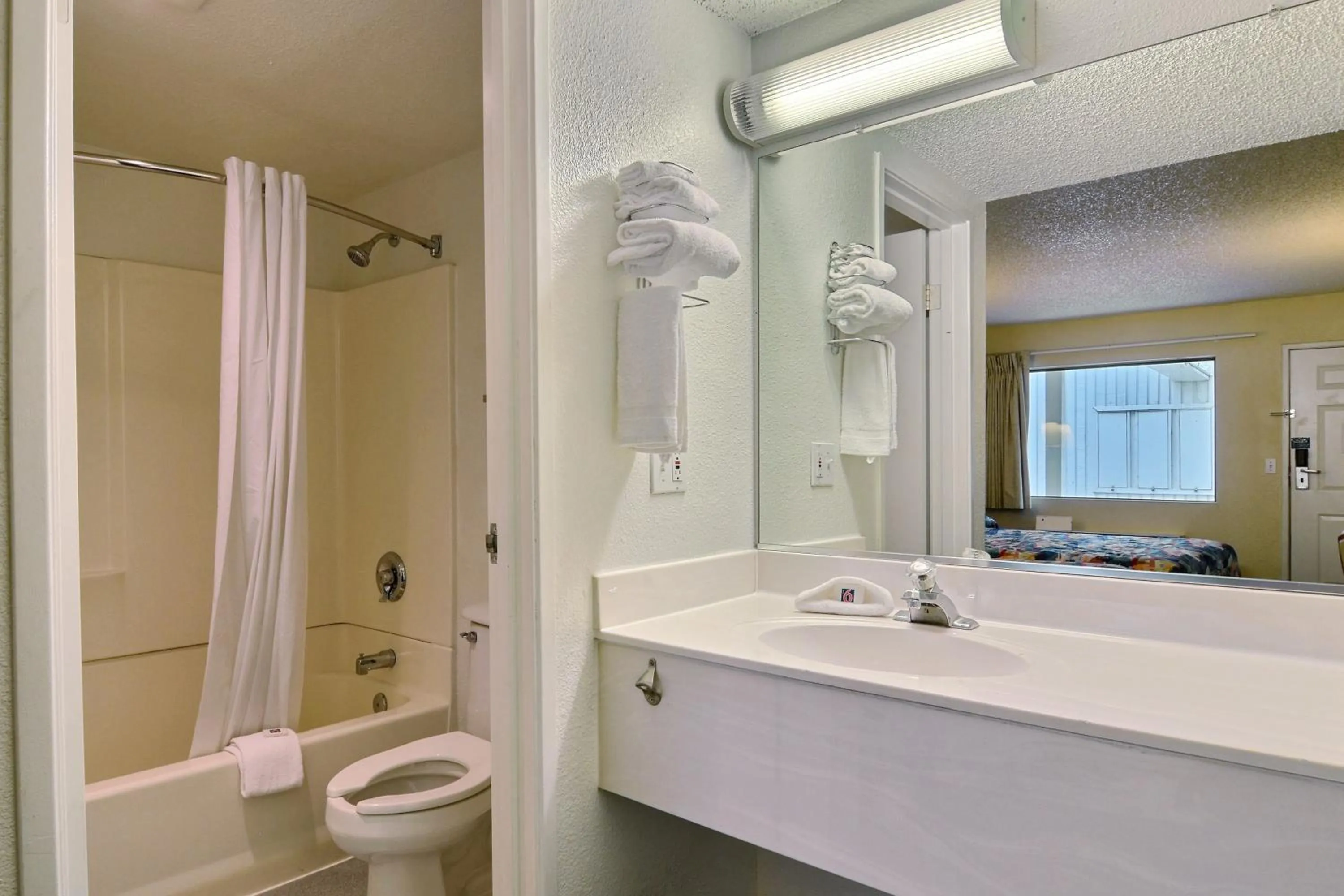 Bathroom in Motel 6-Seattle, WA - South