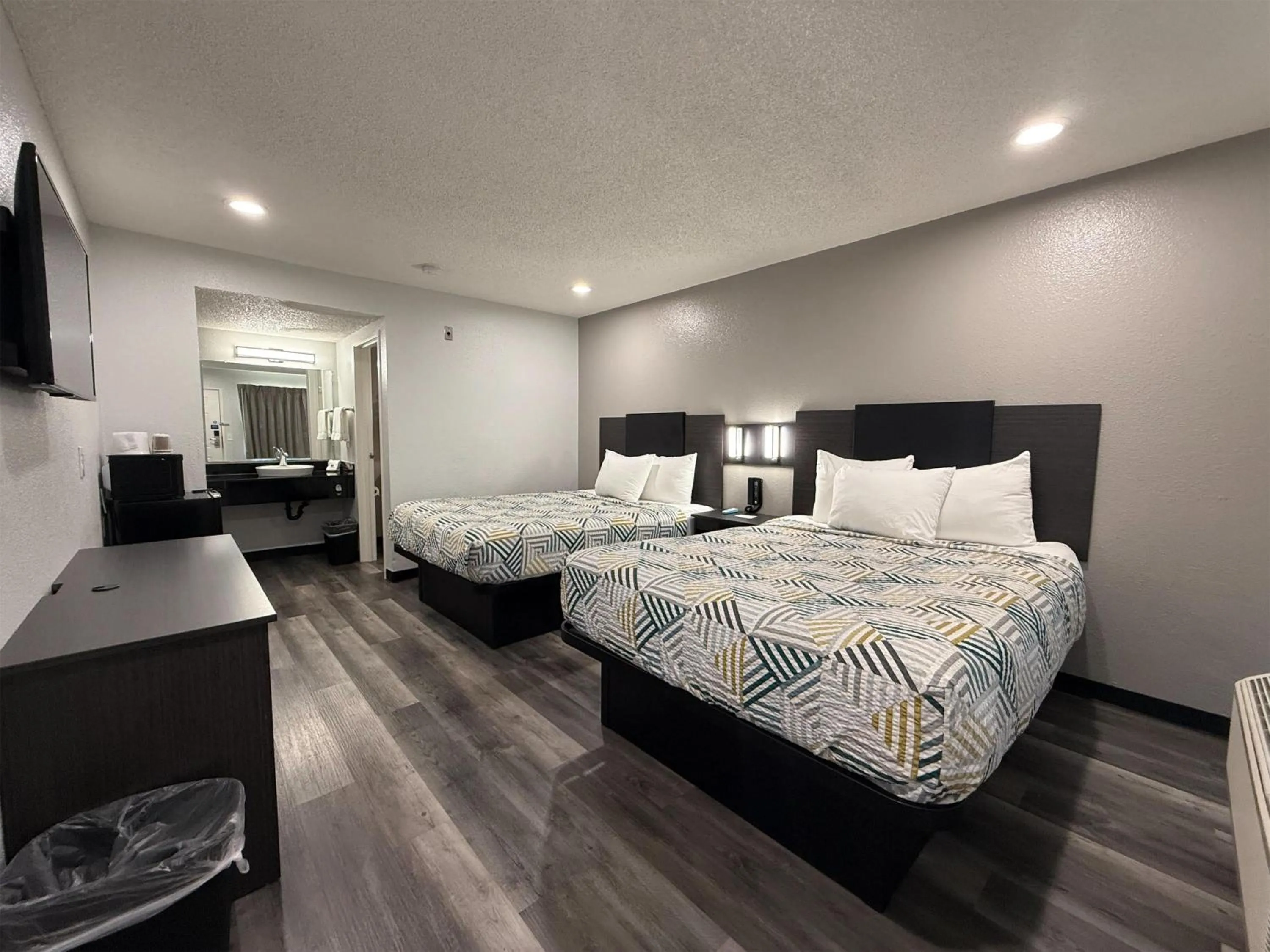 Bedroom, Bed in Motel 6-Seattle, WA - South