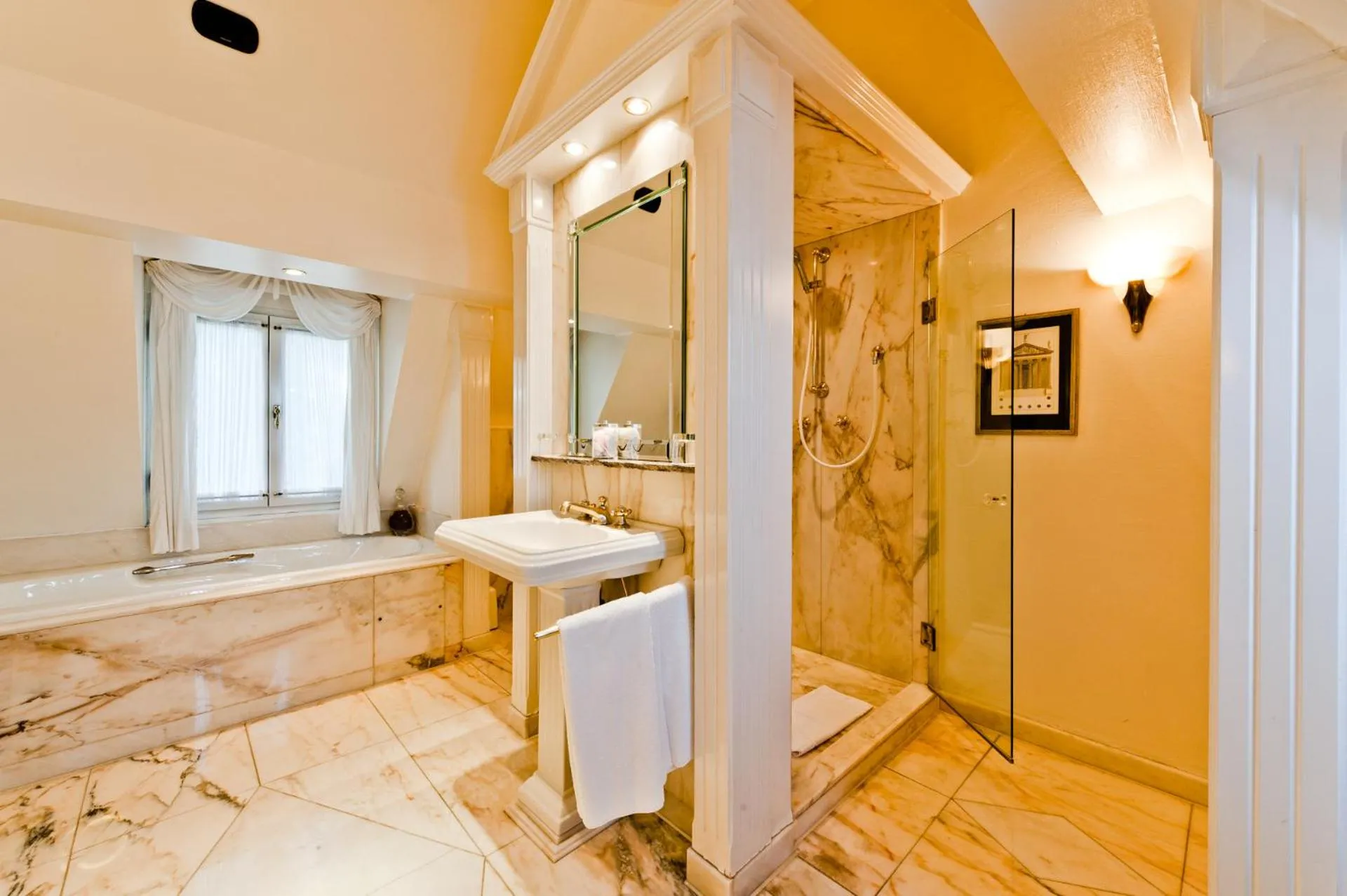 Shower in Hotel Kronenschlösschen