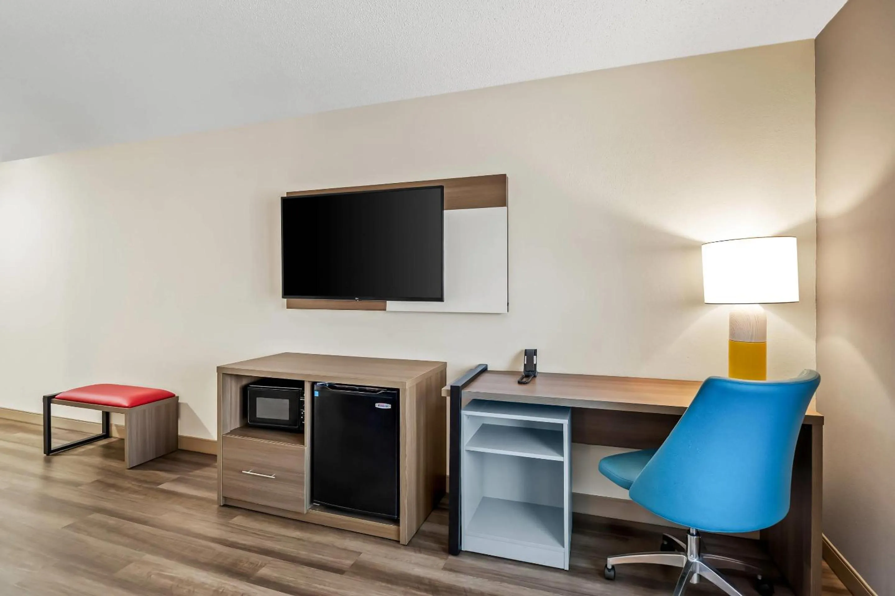 Bedroom in Comfort Inn Emporia