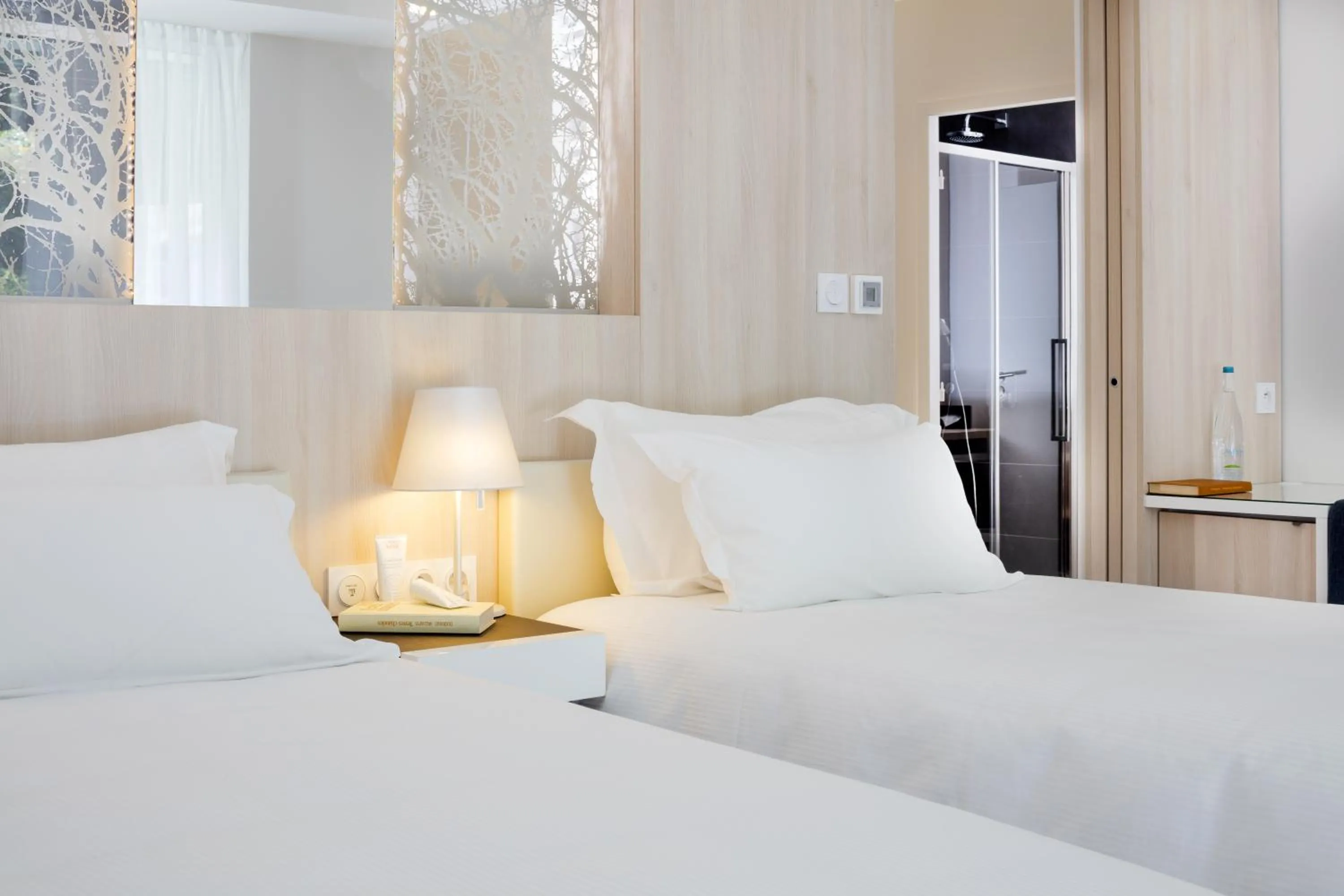 Bedroom, Bed in Eau Thermale Avène l'hôtel