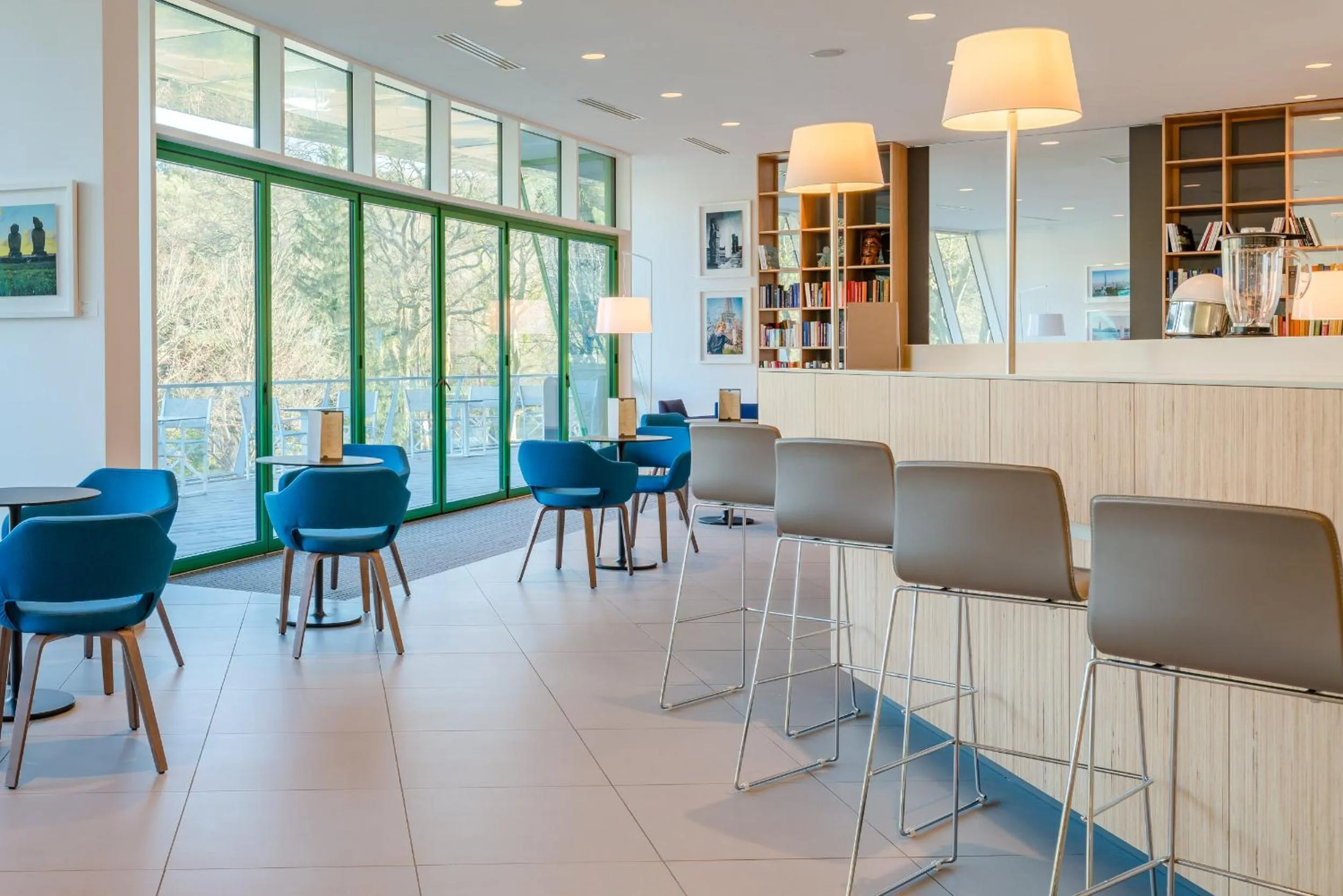 Lounge or bar in Eau Thermale Avène l'hôtel