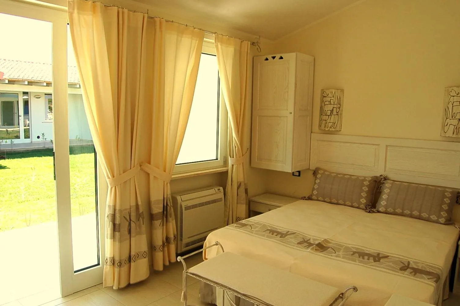 Decorative detail, Bed in Hotel Budoni Beach