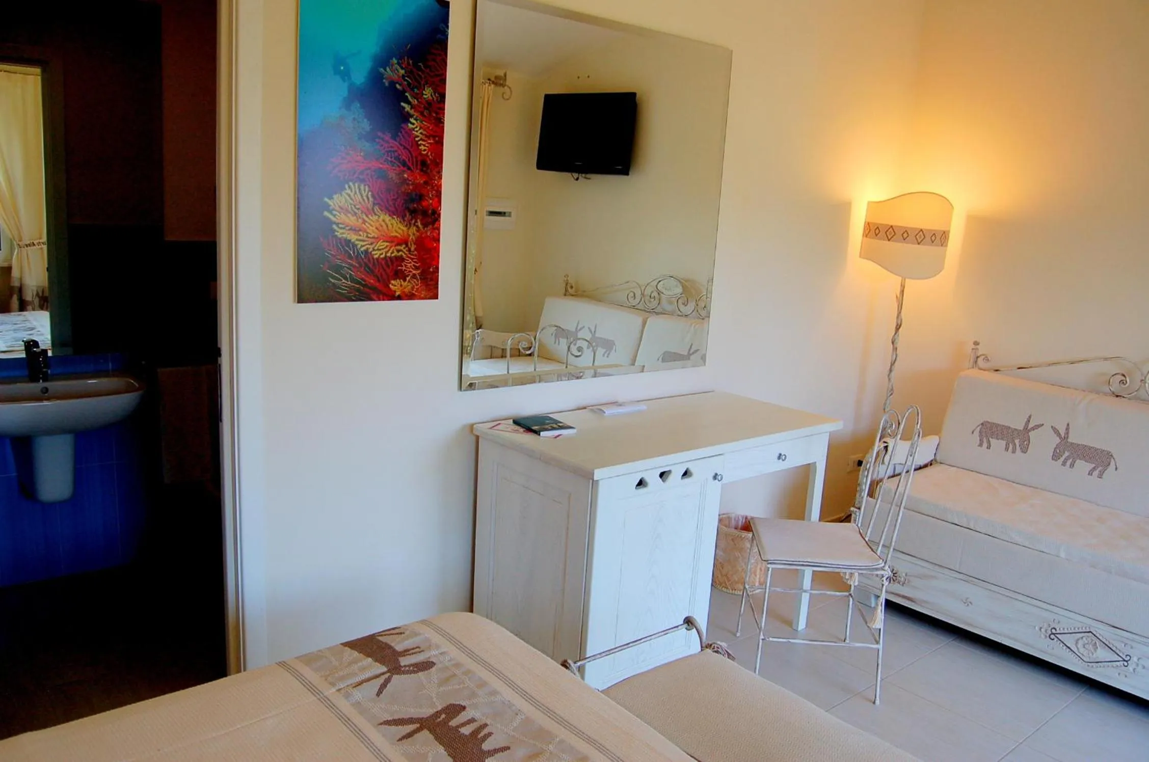 Photo of the whole room, Bed in Hotel Budoni Beach