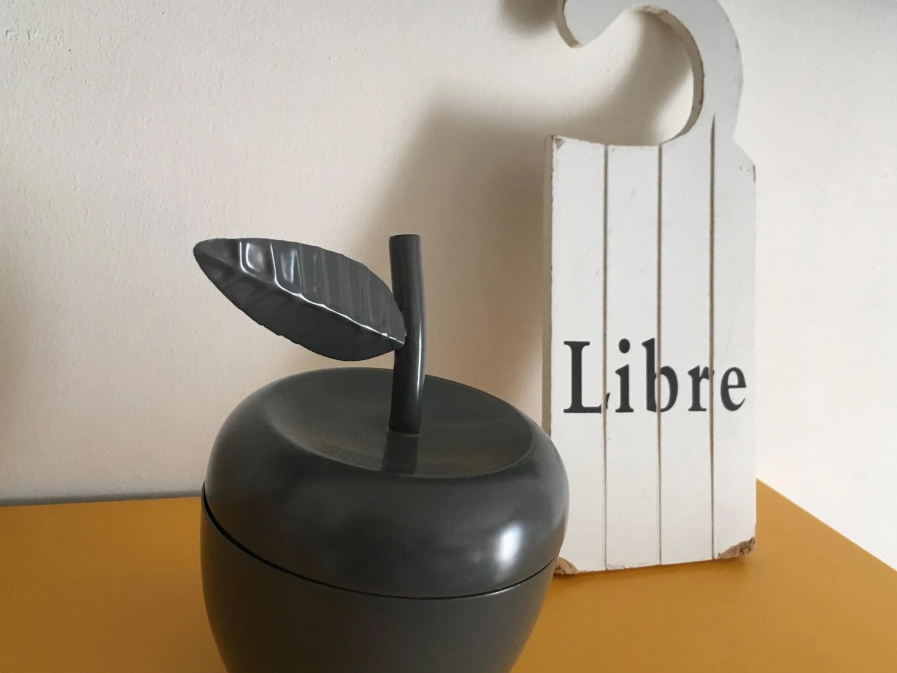 Decorative detail in Hotel Au Marais