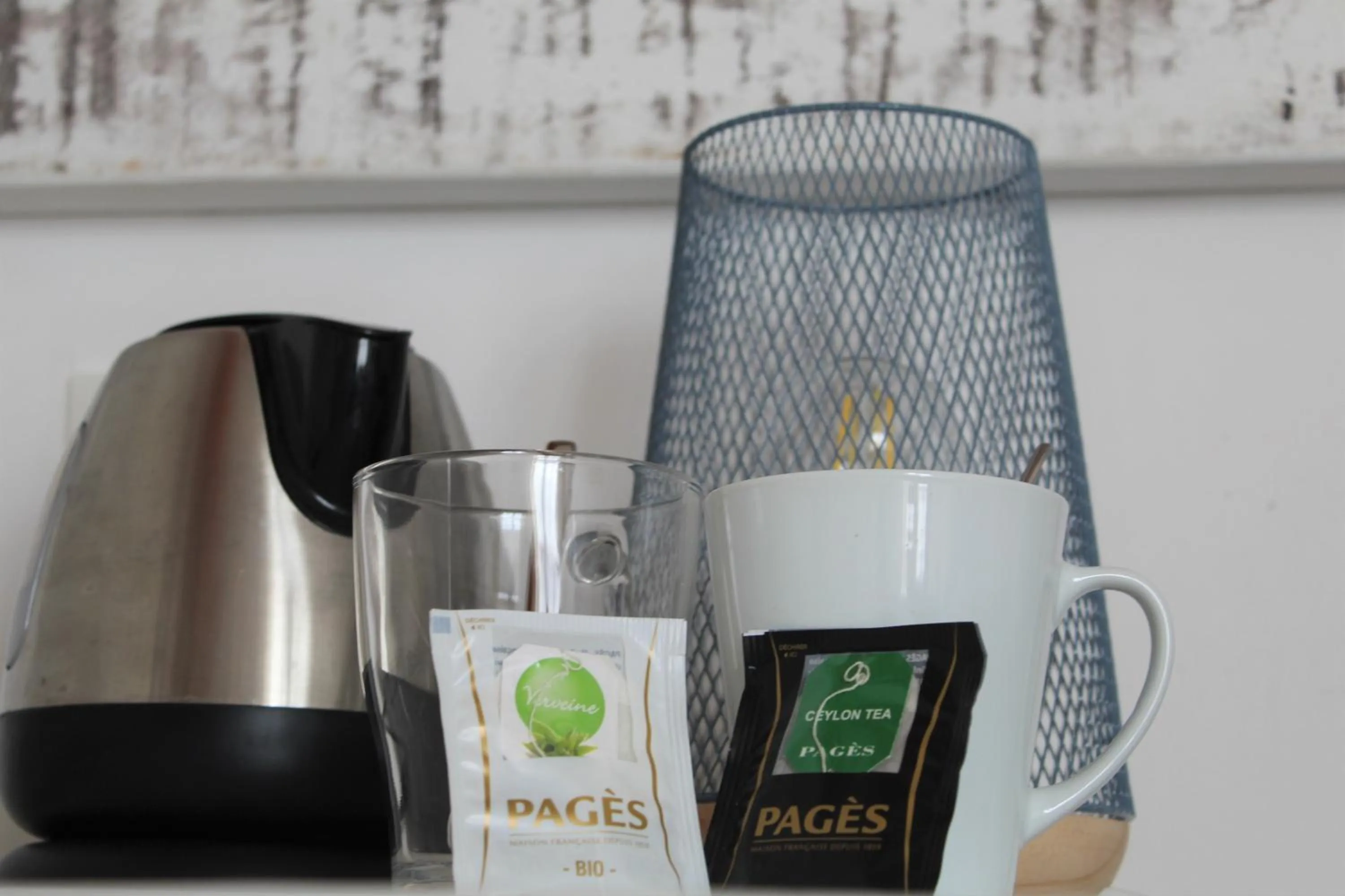 Coffee/tea facilities in Hotel Au Marais