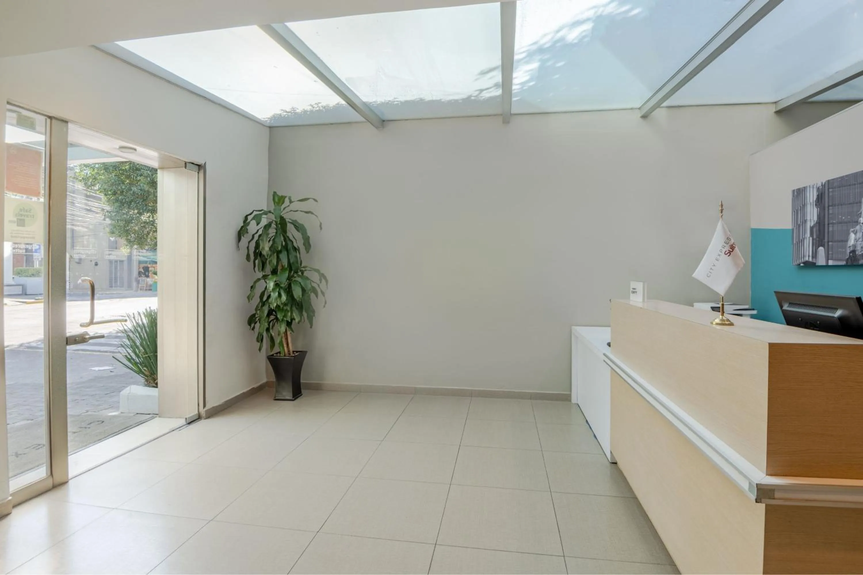 Lobby or reception in City Express Suites by Marriott Ciudad de México Anzures