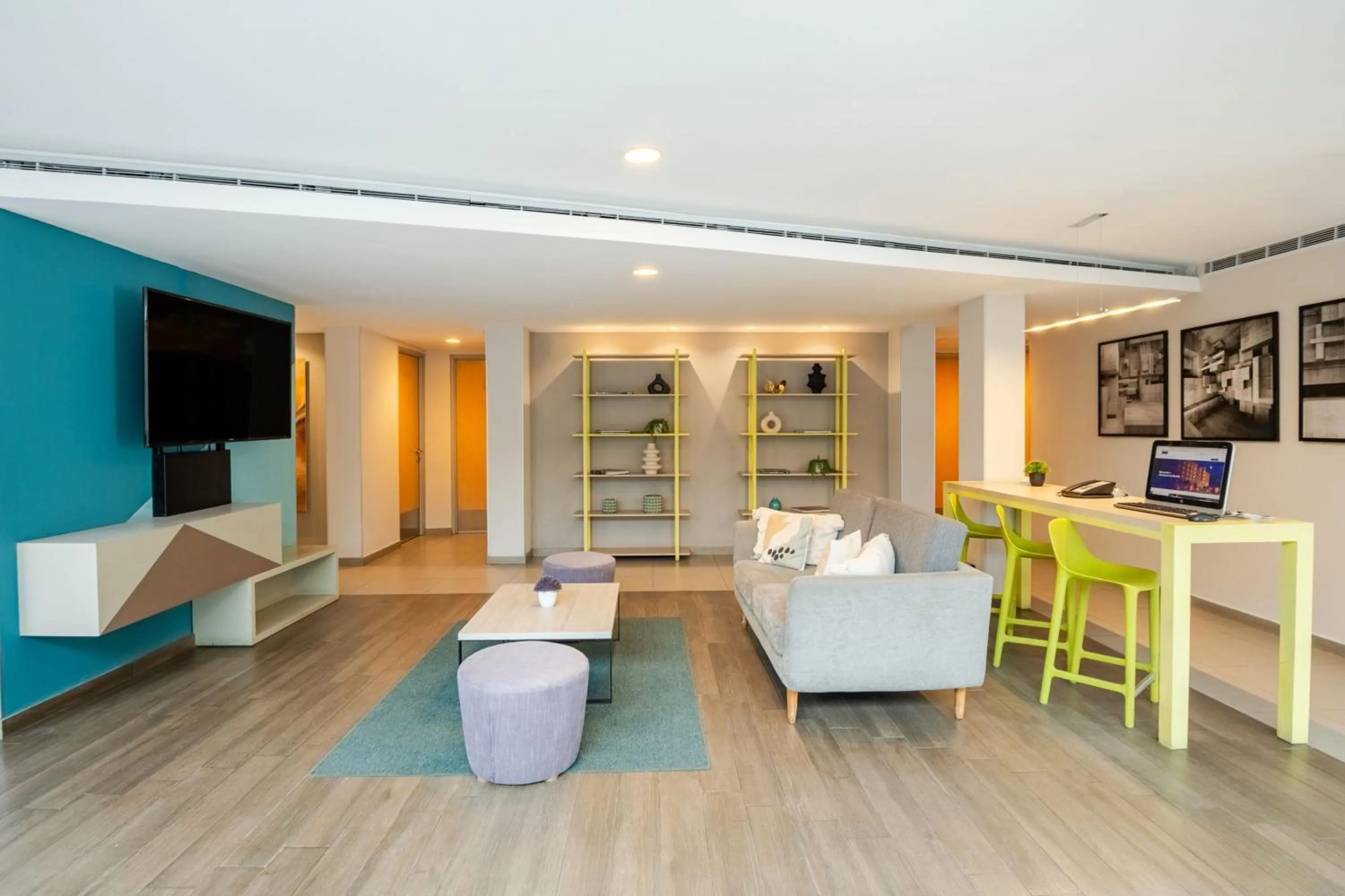 Lobby or reception in City Express Suites by Marriott Ciudad de México Anzures