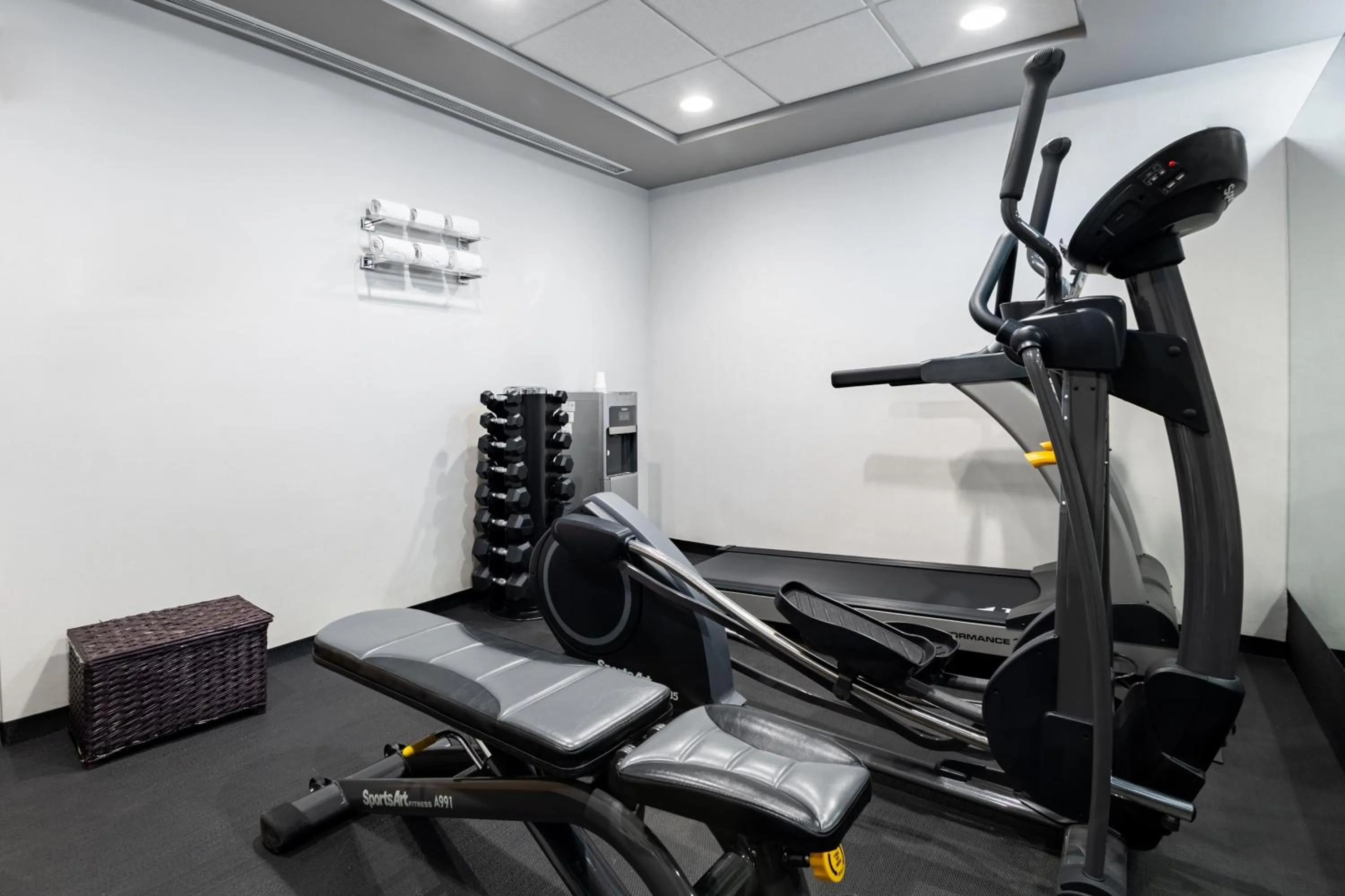 Fitness centre/facilities in City Express Suites by Marriott Ciudad de México Anzures