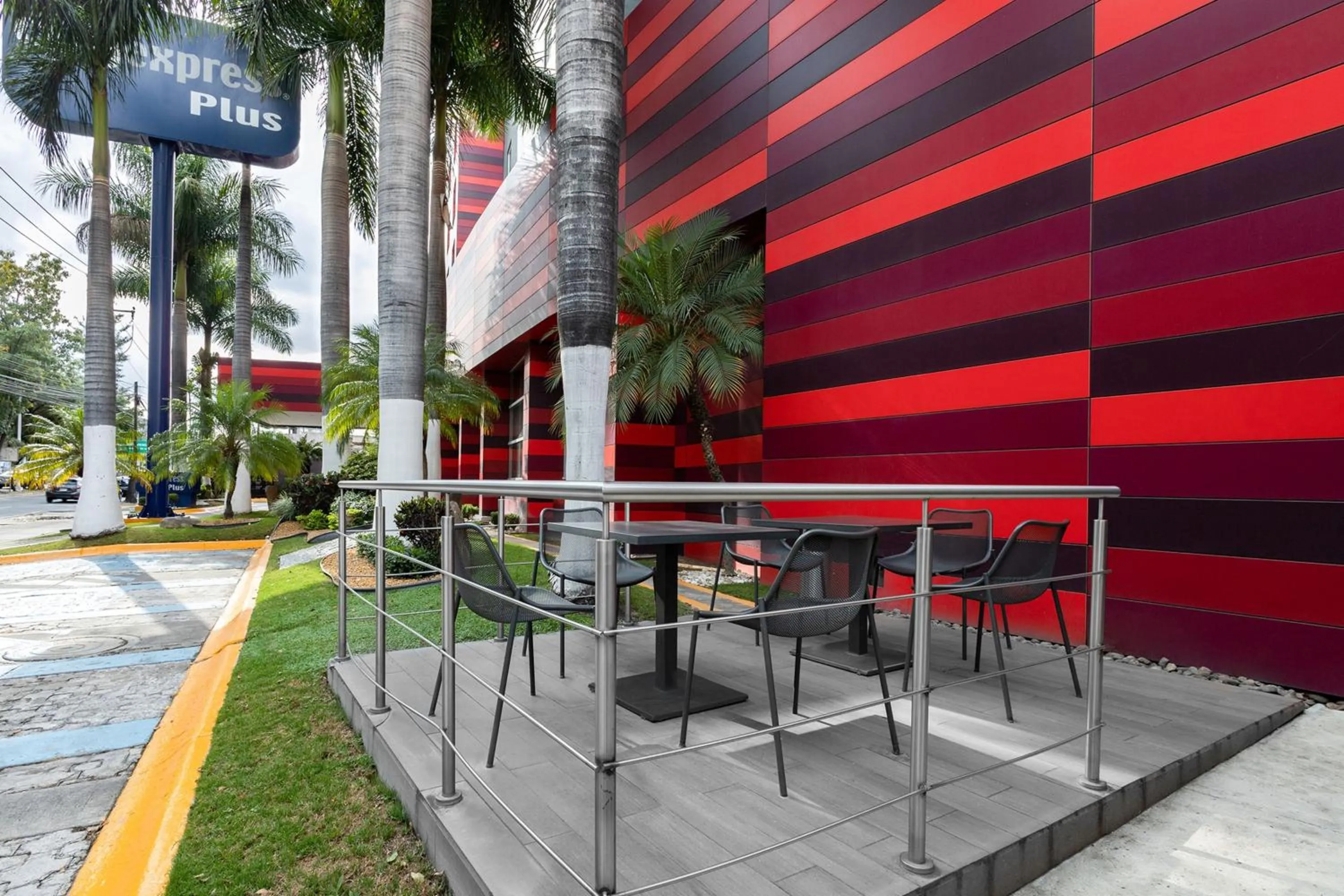 Fitness centre/facilities in City Express Plus by Marriott Guadalajara Expo