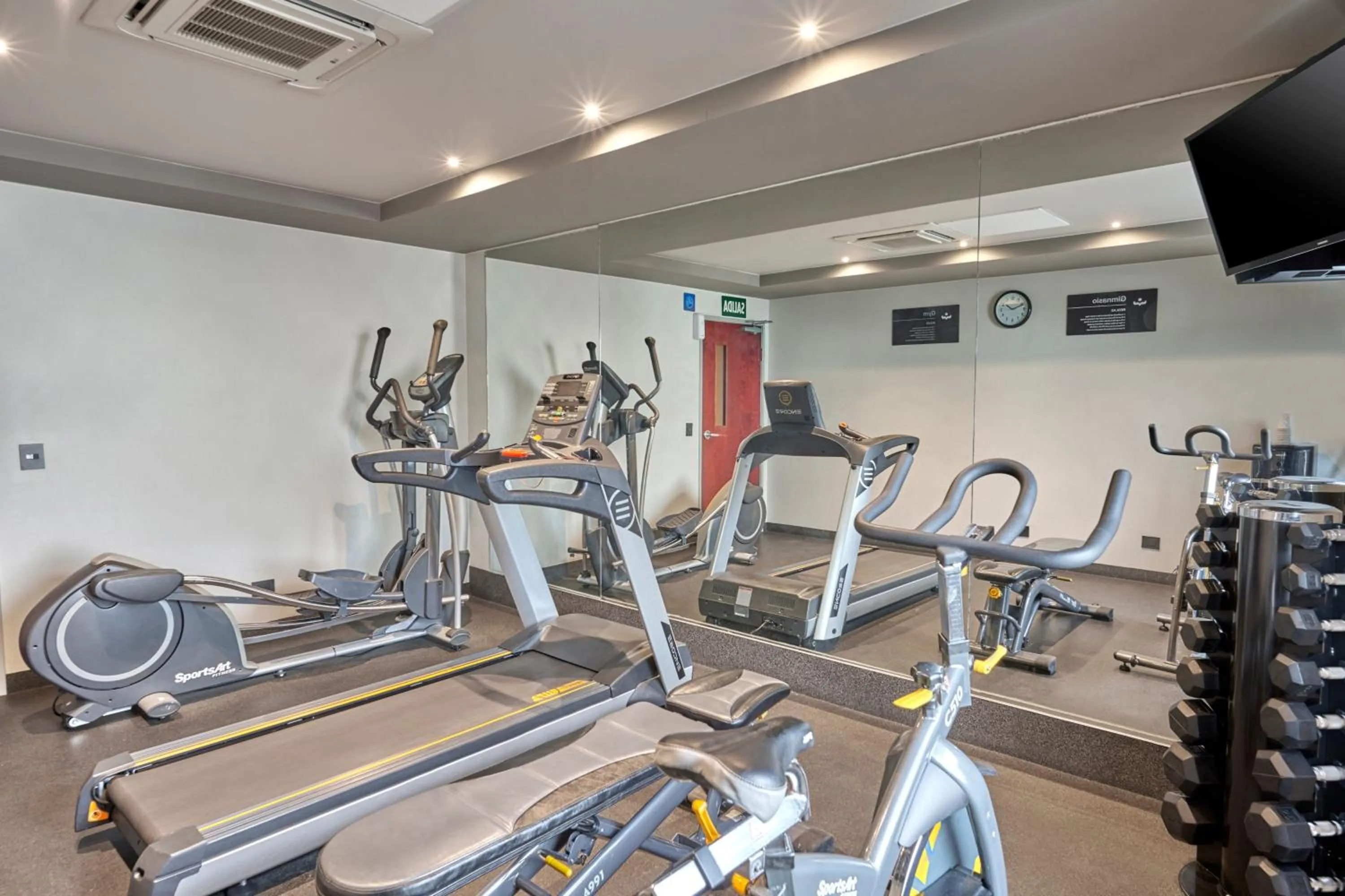 Fitness centre/facilities in City Express by Marriott Hermosillo