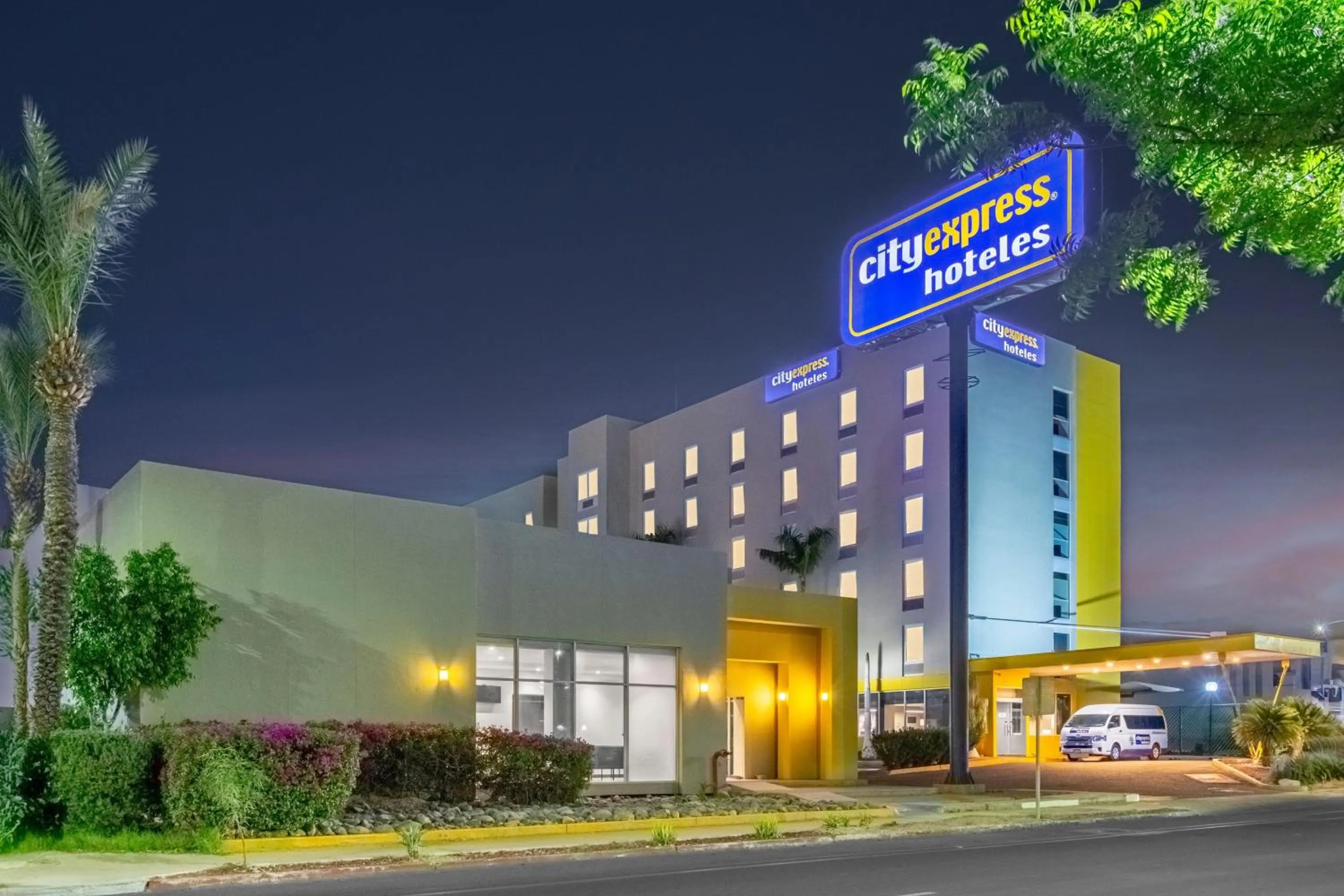 Property building in City Express by Marriott Hermosillo