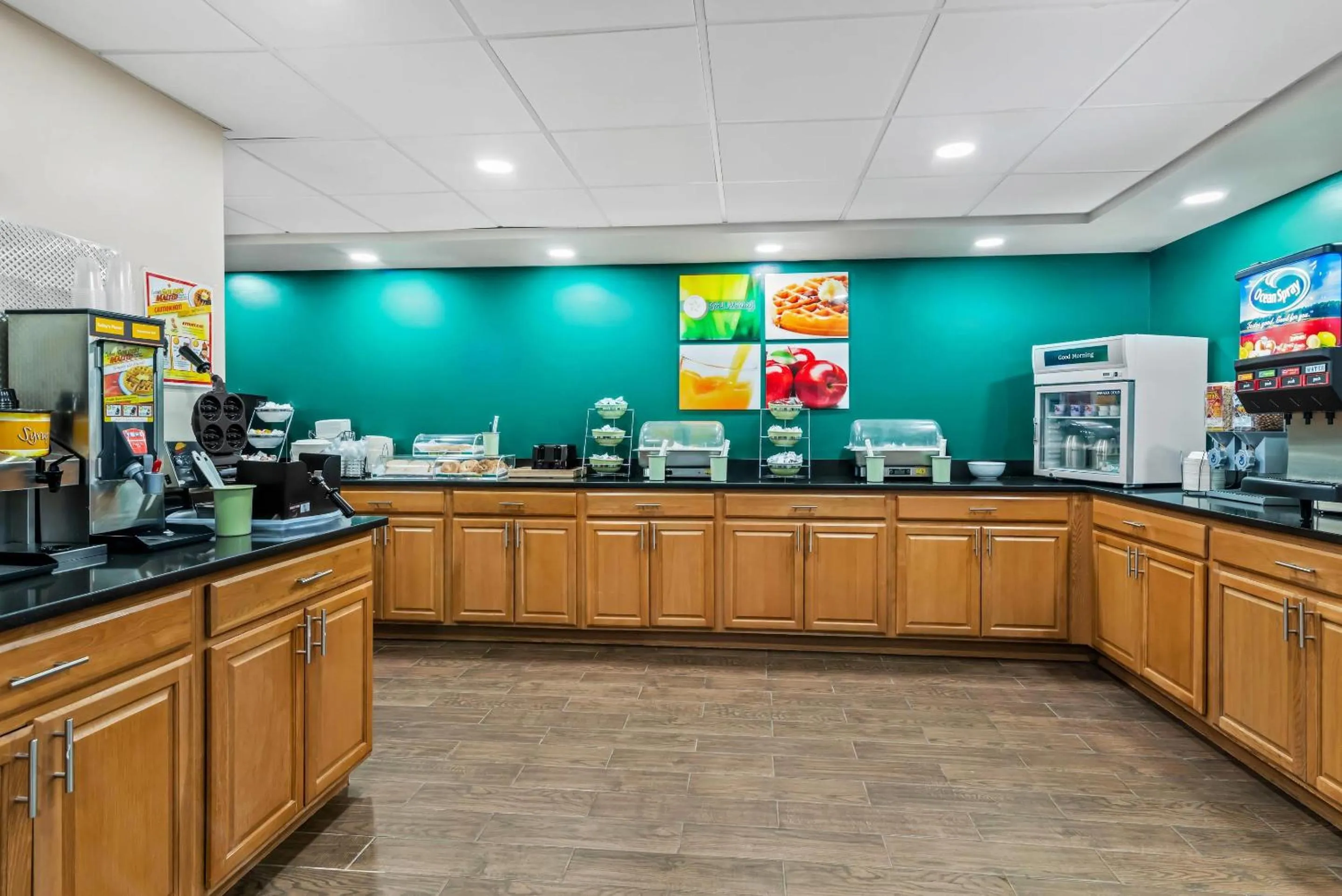 Breakfast in Quality Inn Bangor Airport