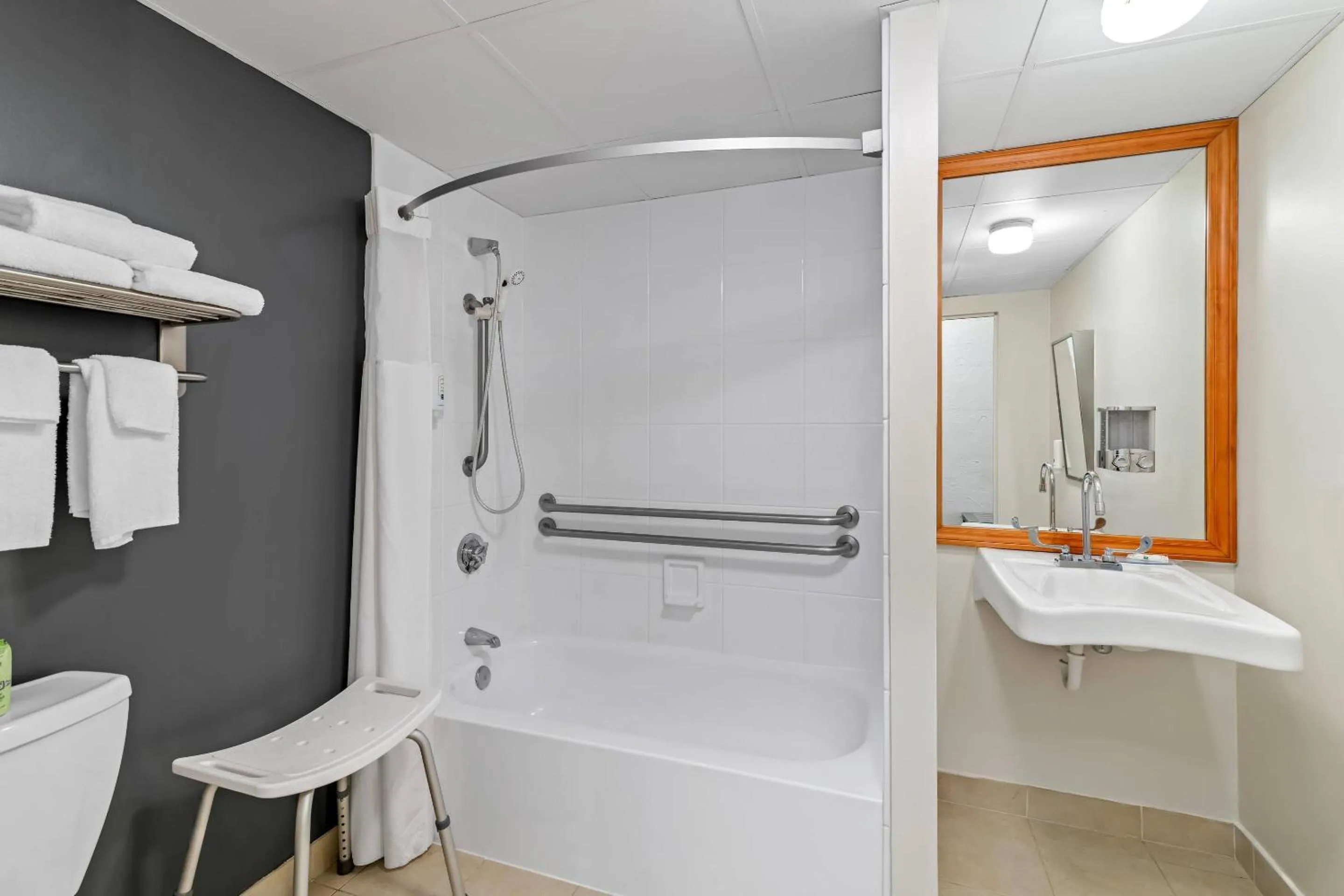 Bedroom in Quality Inn Bangor Airport