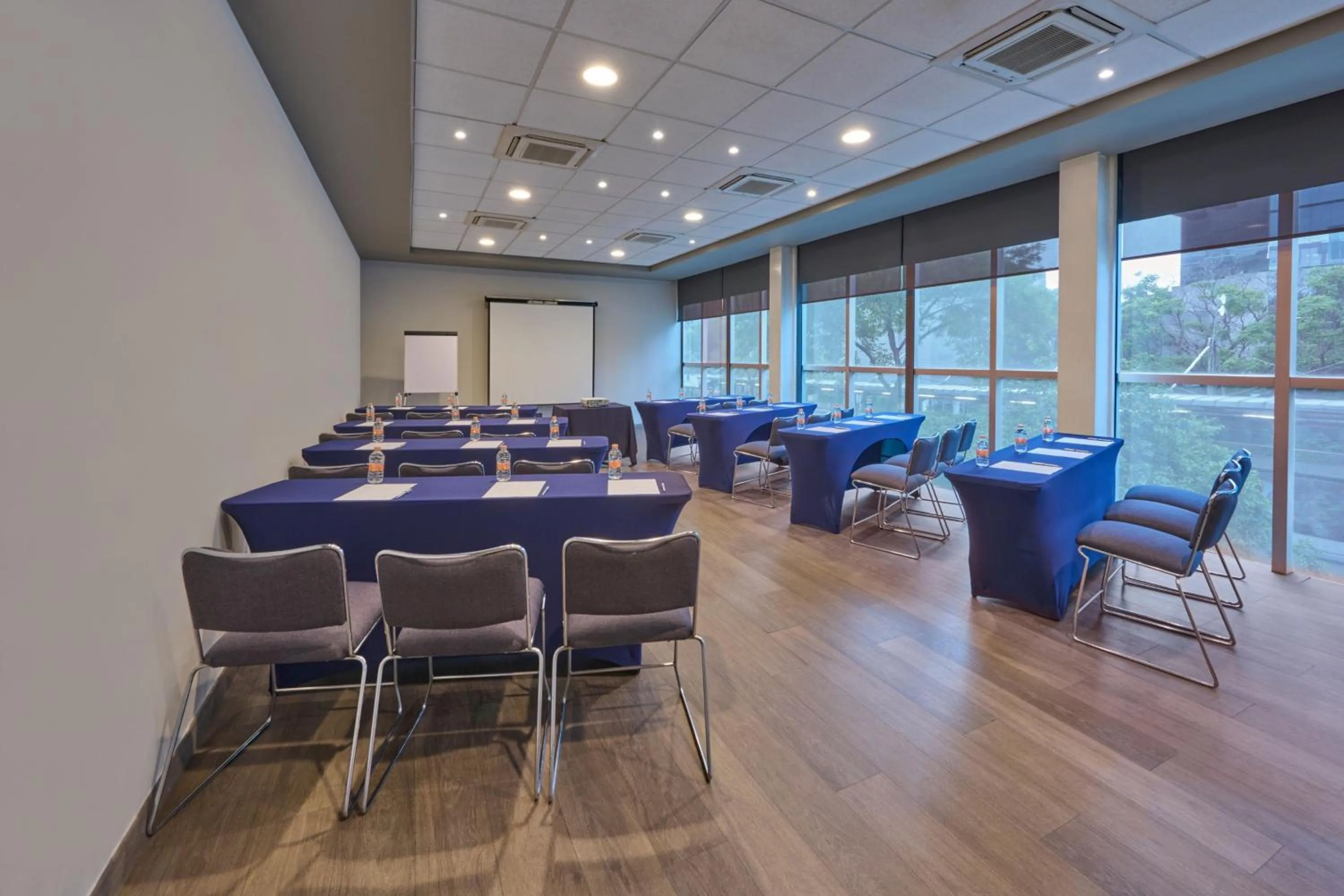 Meeting/conference room in City Express Plus by Marriott Ciudad de México Insurgentes Sur