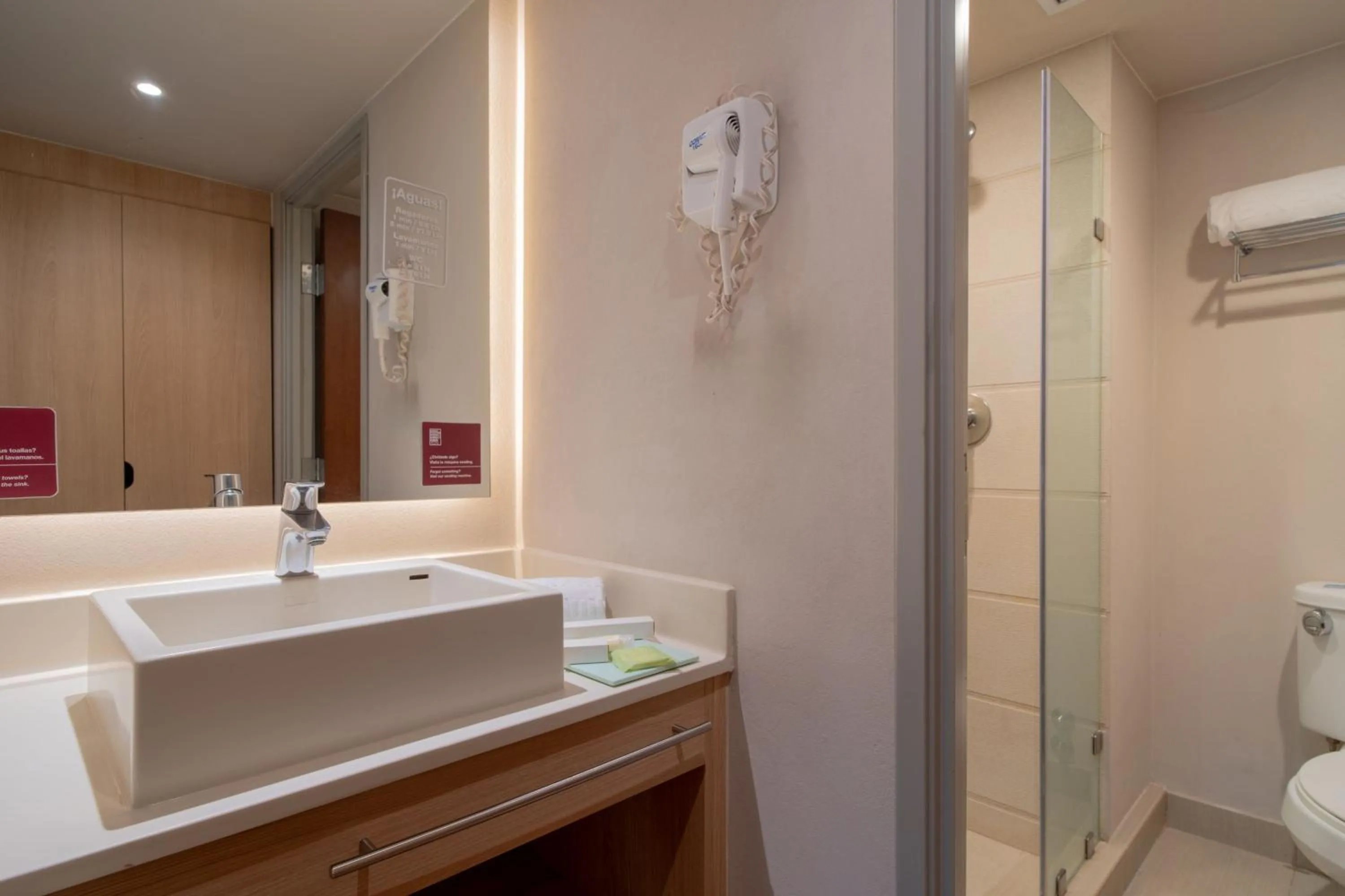 Bathroom in City Express Suites by Marriott Queretaro