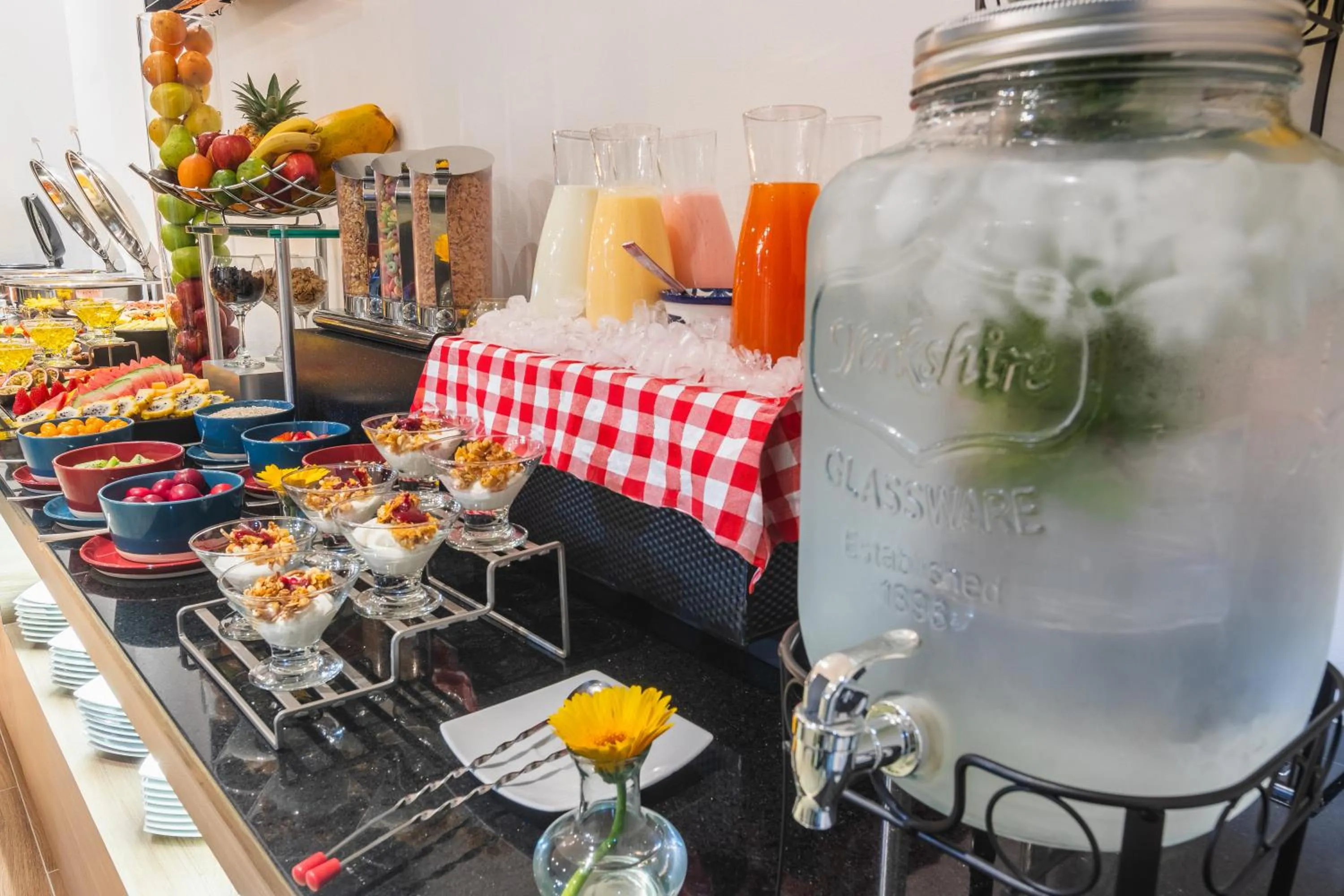 Food and drinks in GHL Collection 93