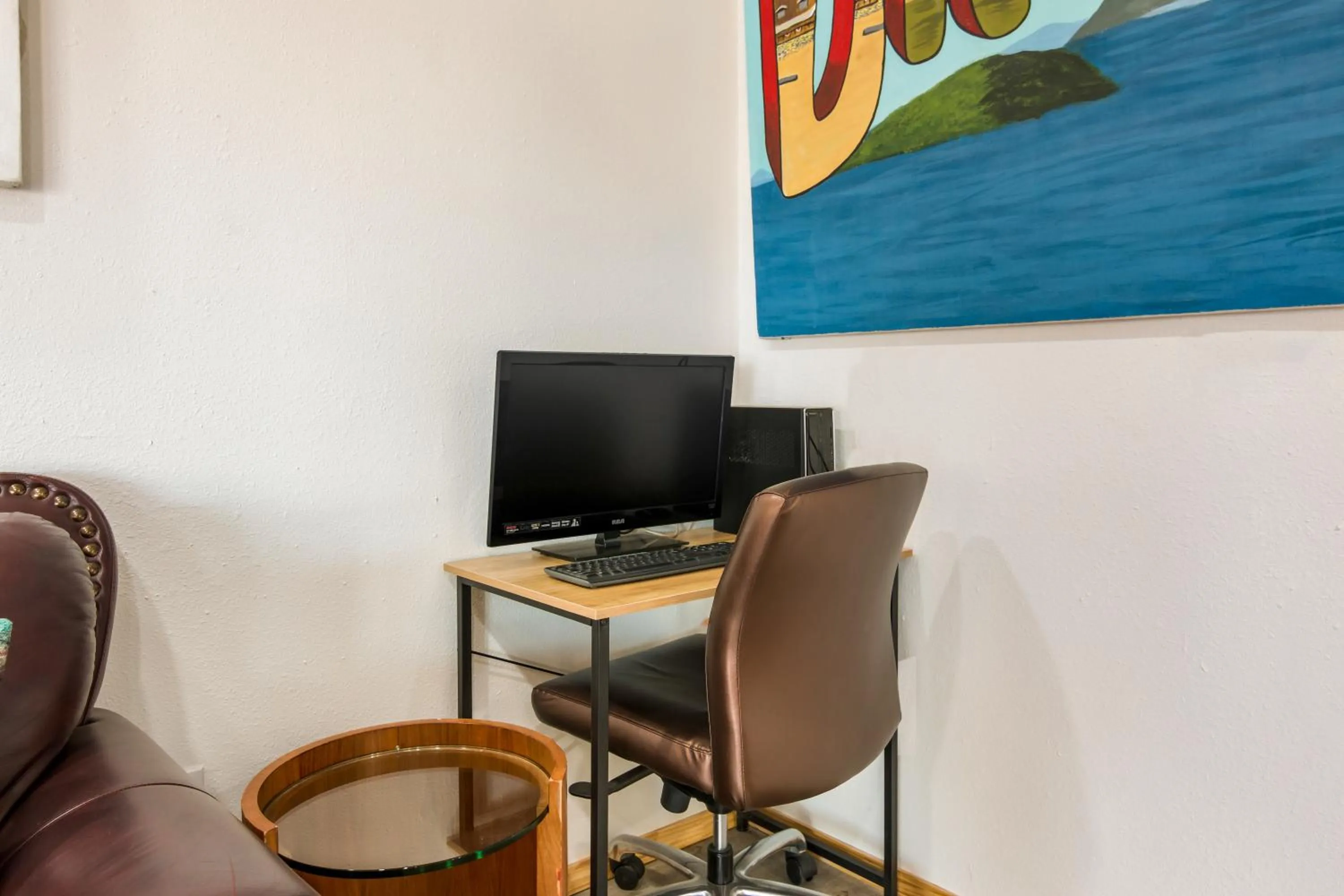 Business facilities in Rodeway Inn Broken Bow-Hochatown