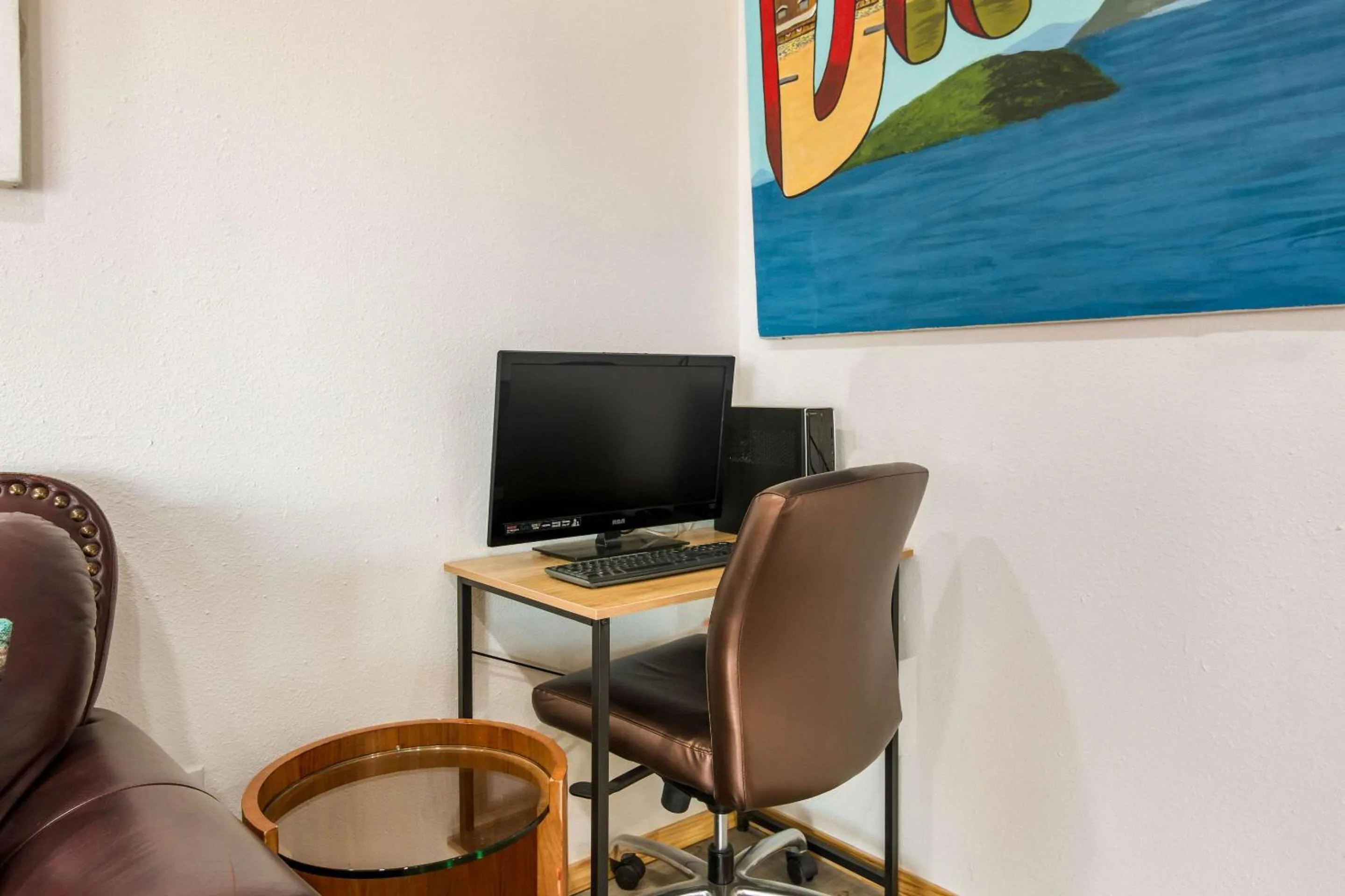 Business facilities in Rodeway Inn Broken Bow-Hochatown