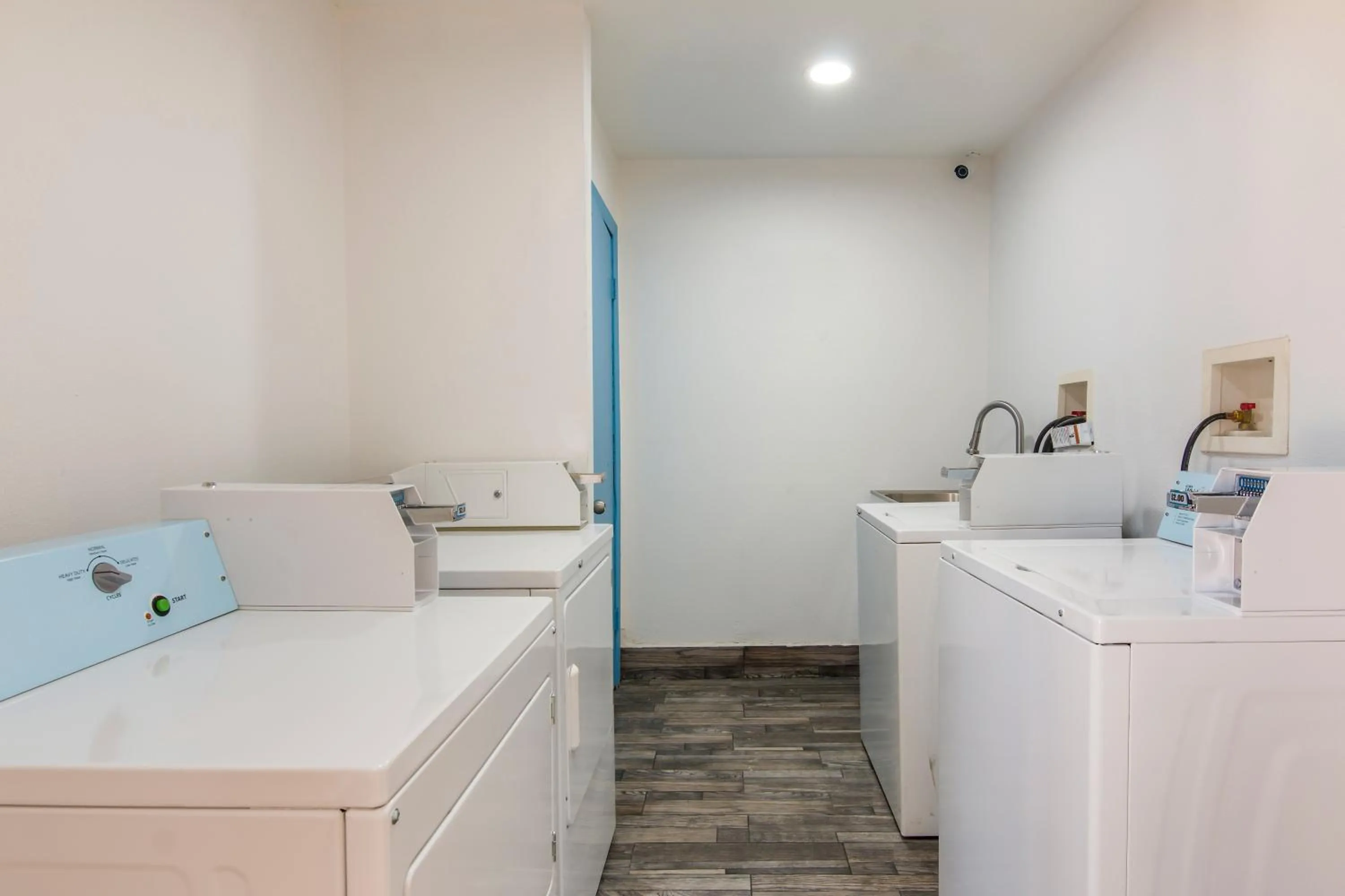 laundry in Rodeway Inn Broken Bow-Hochatown