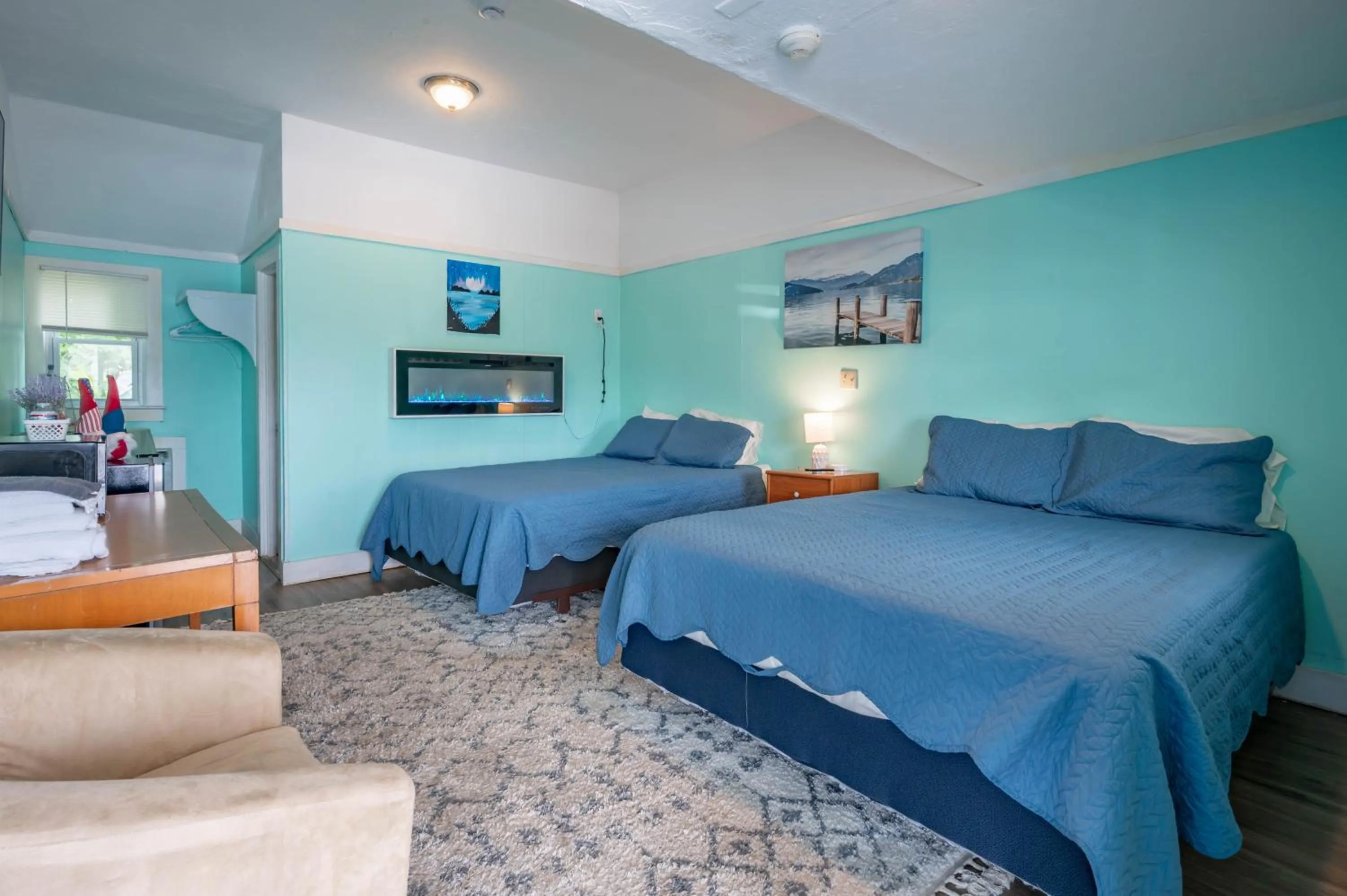 Bed in Jonathan Edwards Motel