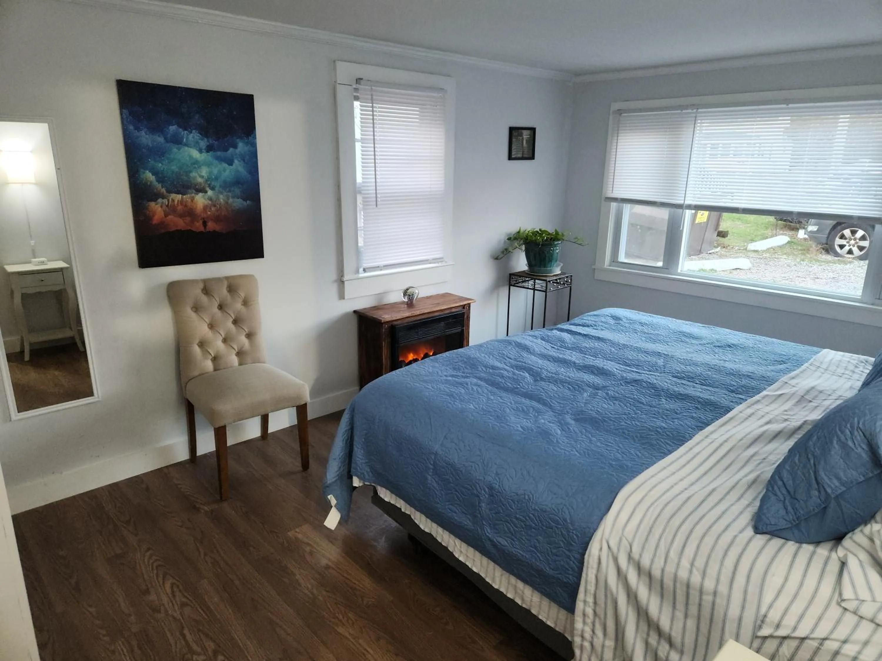 Bed in Jonathan Edwards Motel