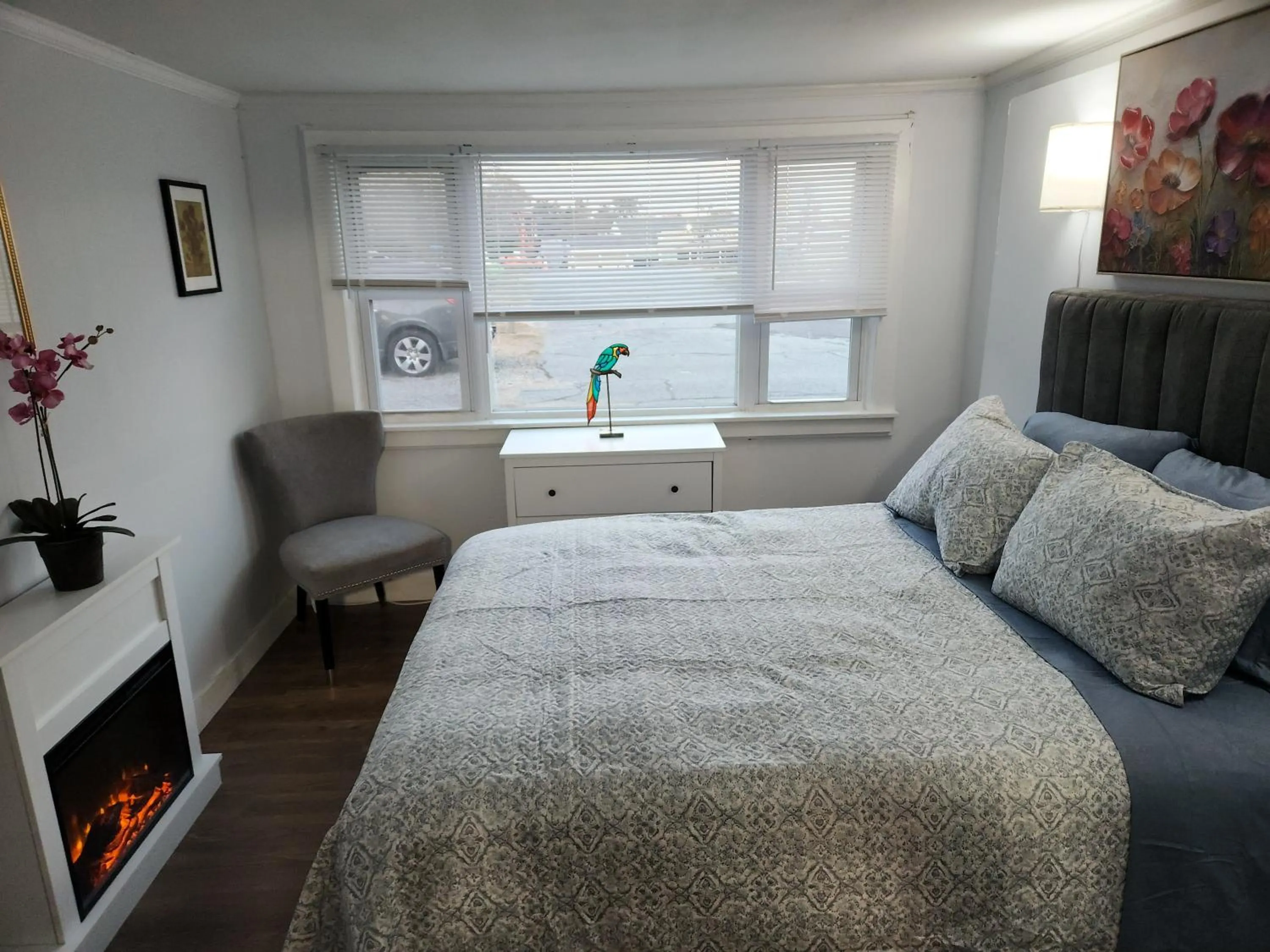 Bed in Jonathan Edwards Motel