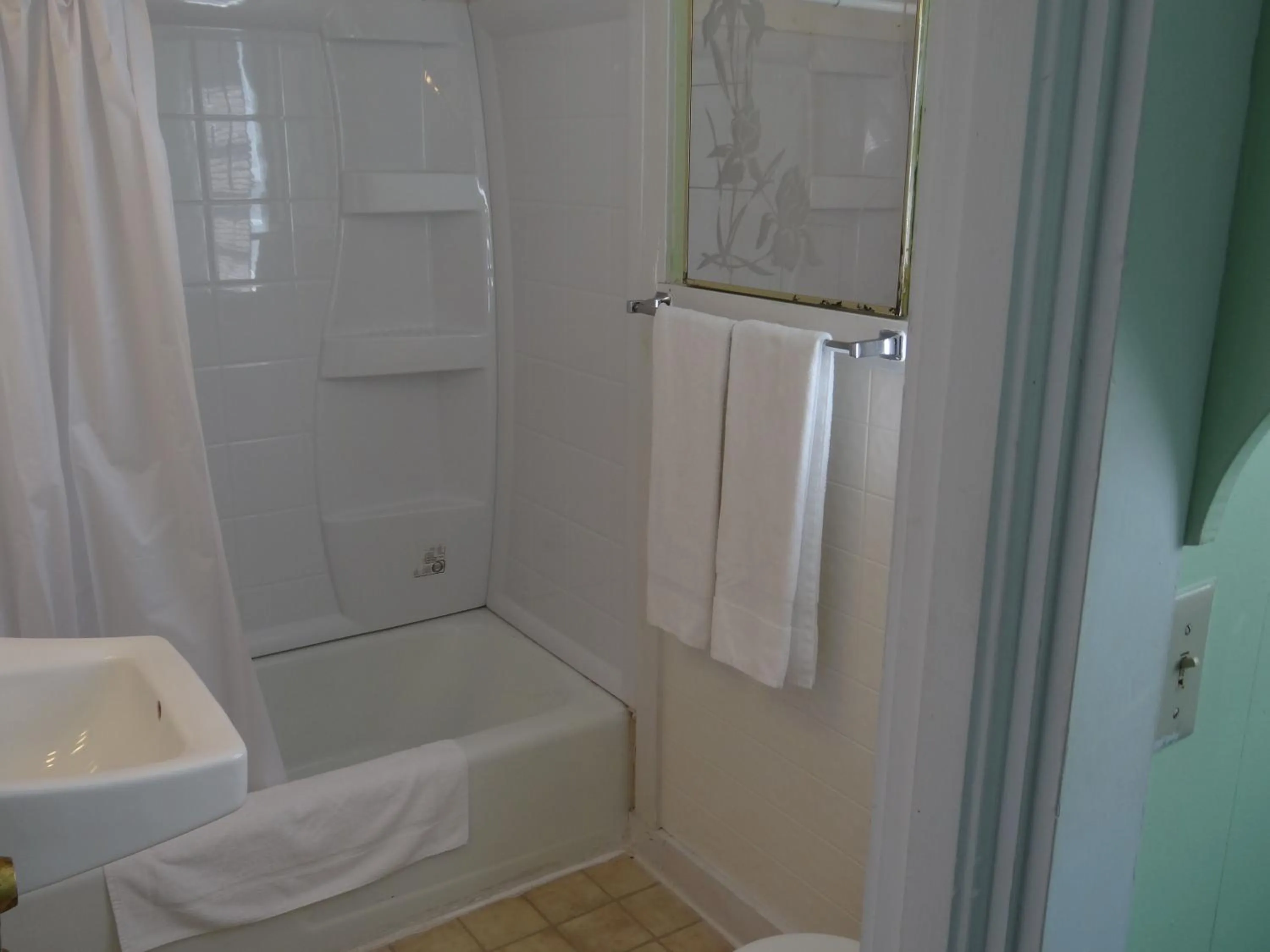 Shower in Jonathan Edwards Motel