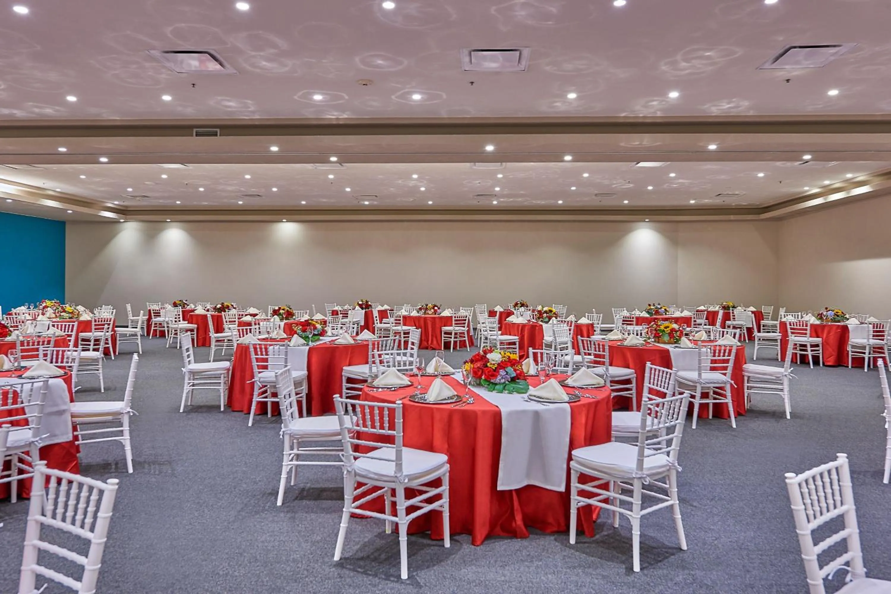 Meeting/conference room in City Express by Marriott Suites Toluca