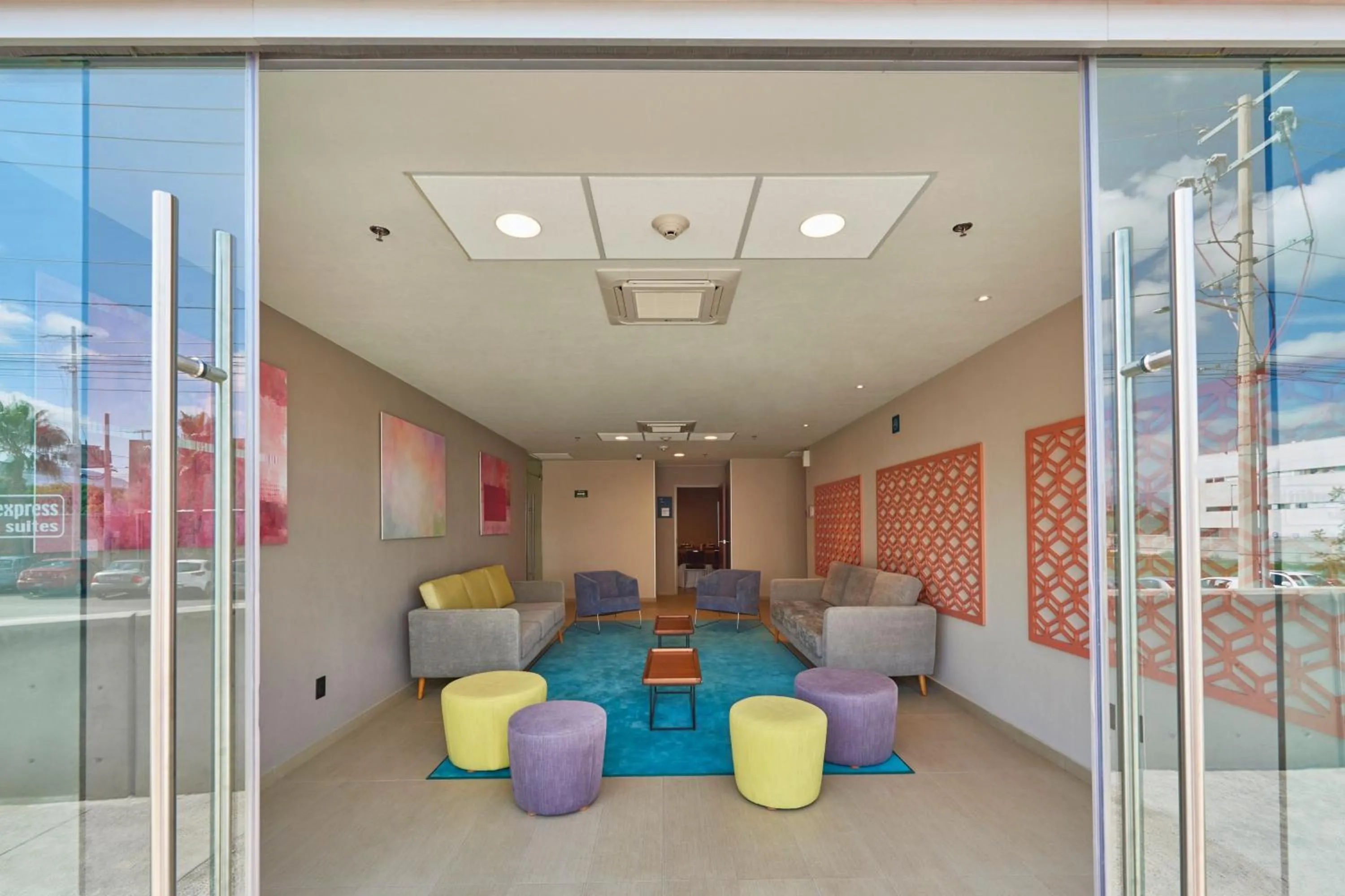 Lobby or reception in City Express by Marriott Suites Toluca