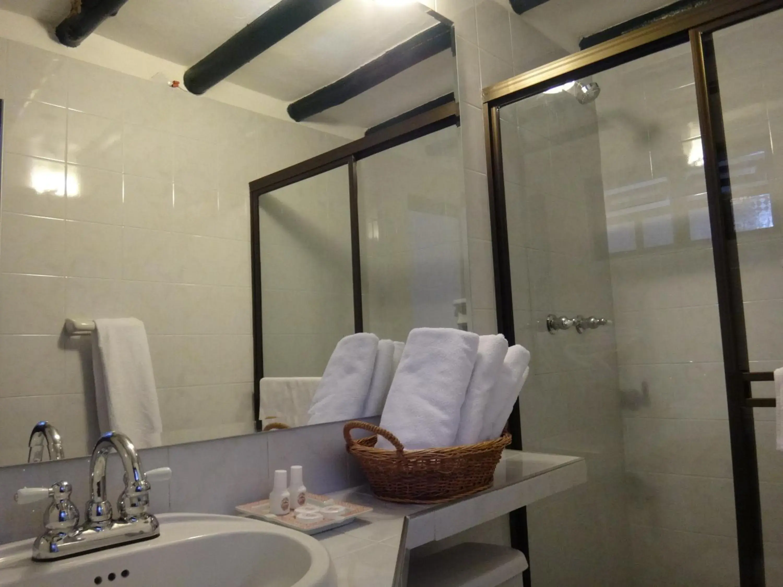 Superior Triple Room in Hotel Hospederia San Carlos Villa De Leyva Superior Triple Room in Hotel Hospederia San Carlos Villa De Leyva