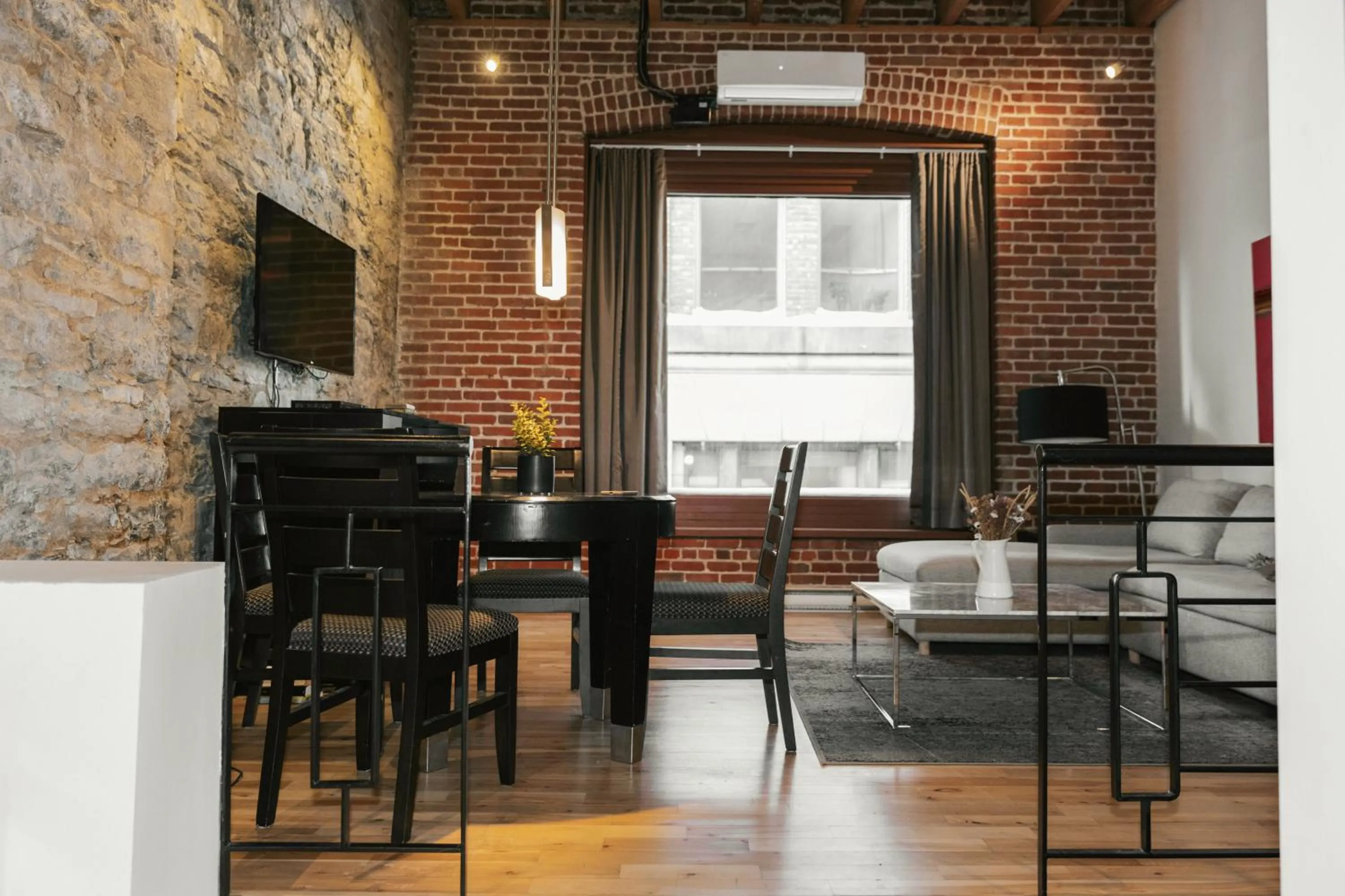 TV and multimedia in Lofts du Vieux-Port by Gray Collection