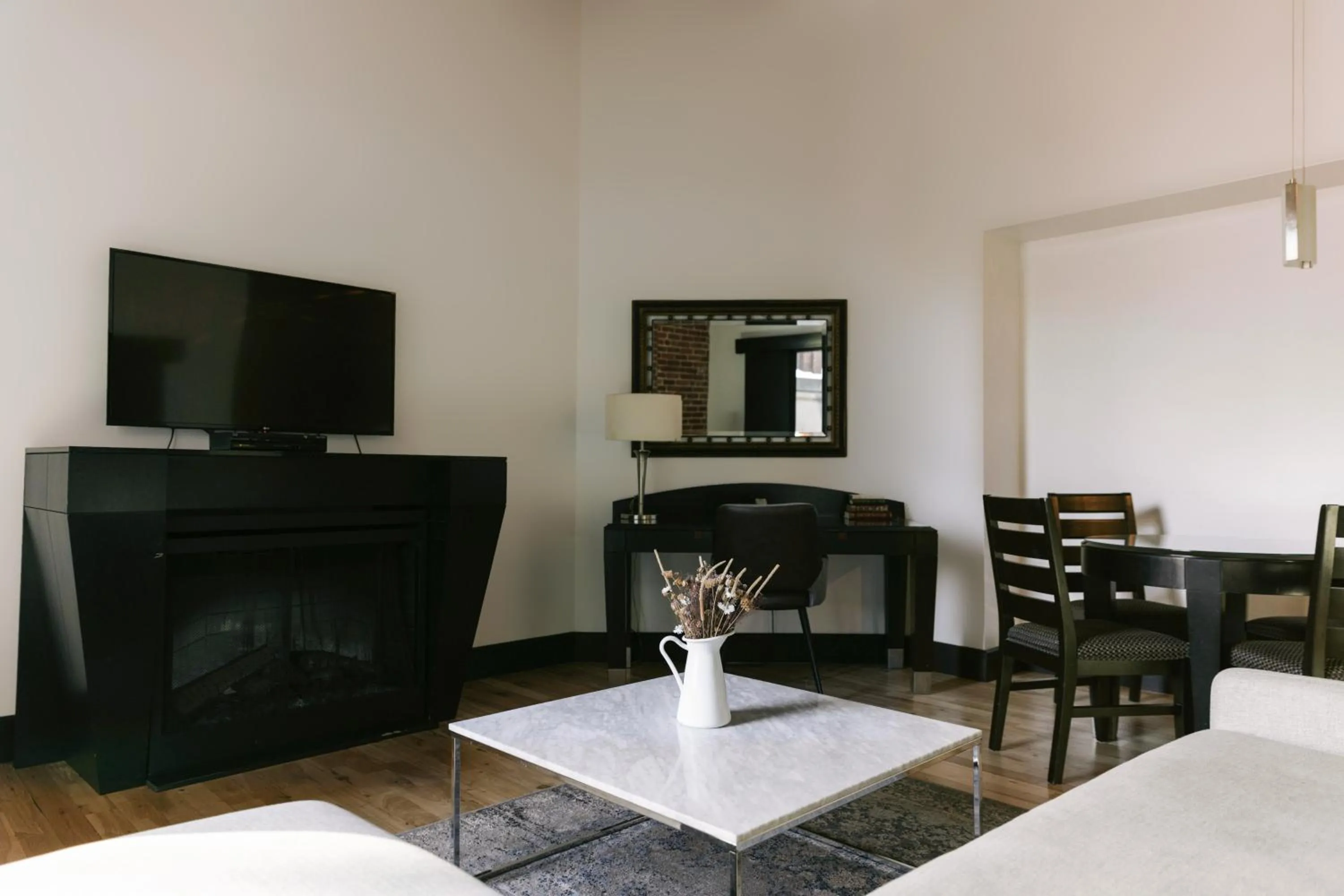 TV and multimedia in Lofts du Vieux-Port by Gray Collection