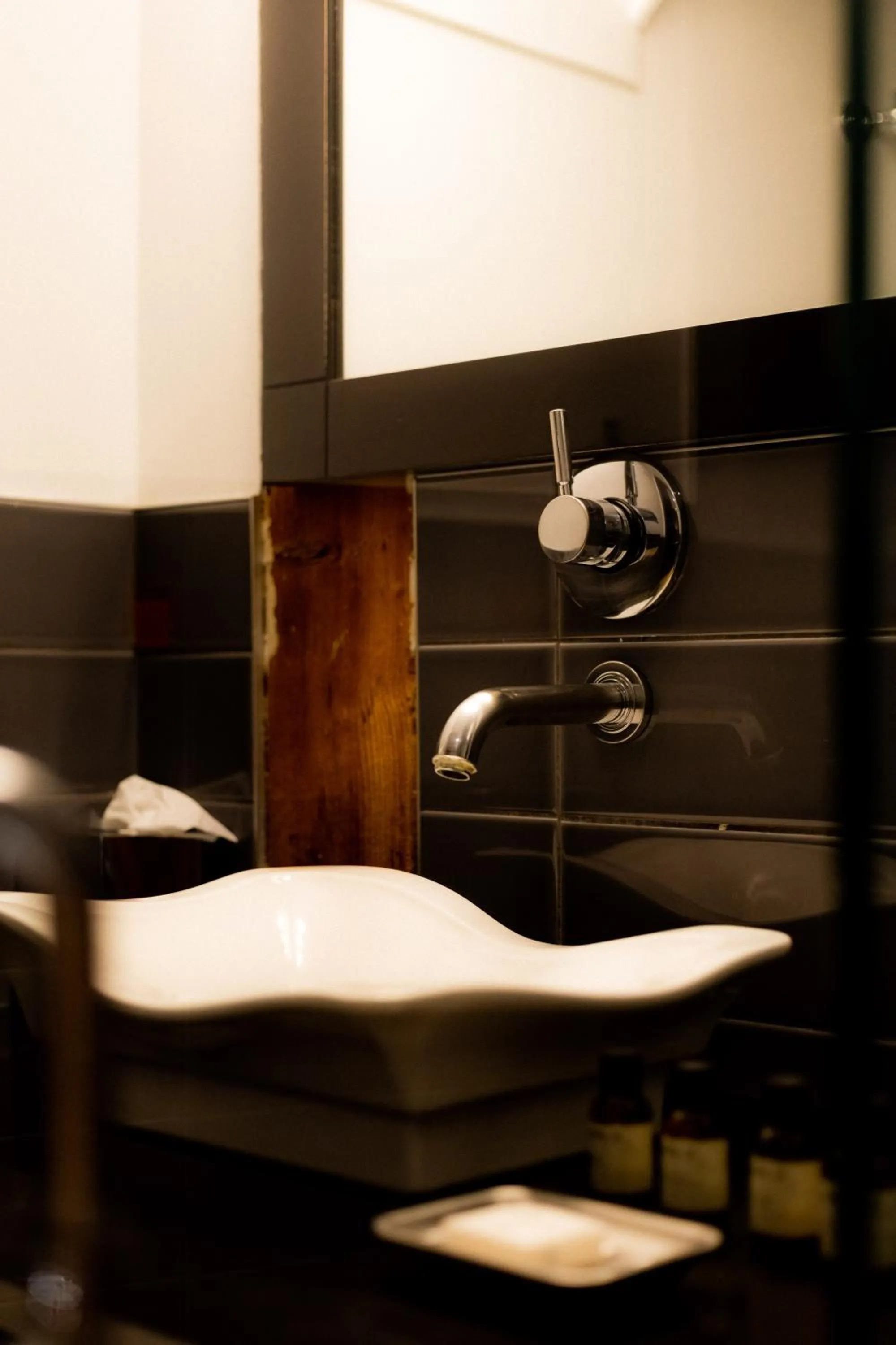 Bathroom in Lofts du Vieux-Port by Gray Collection