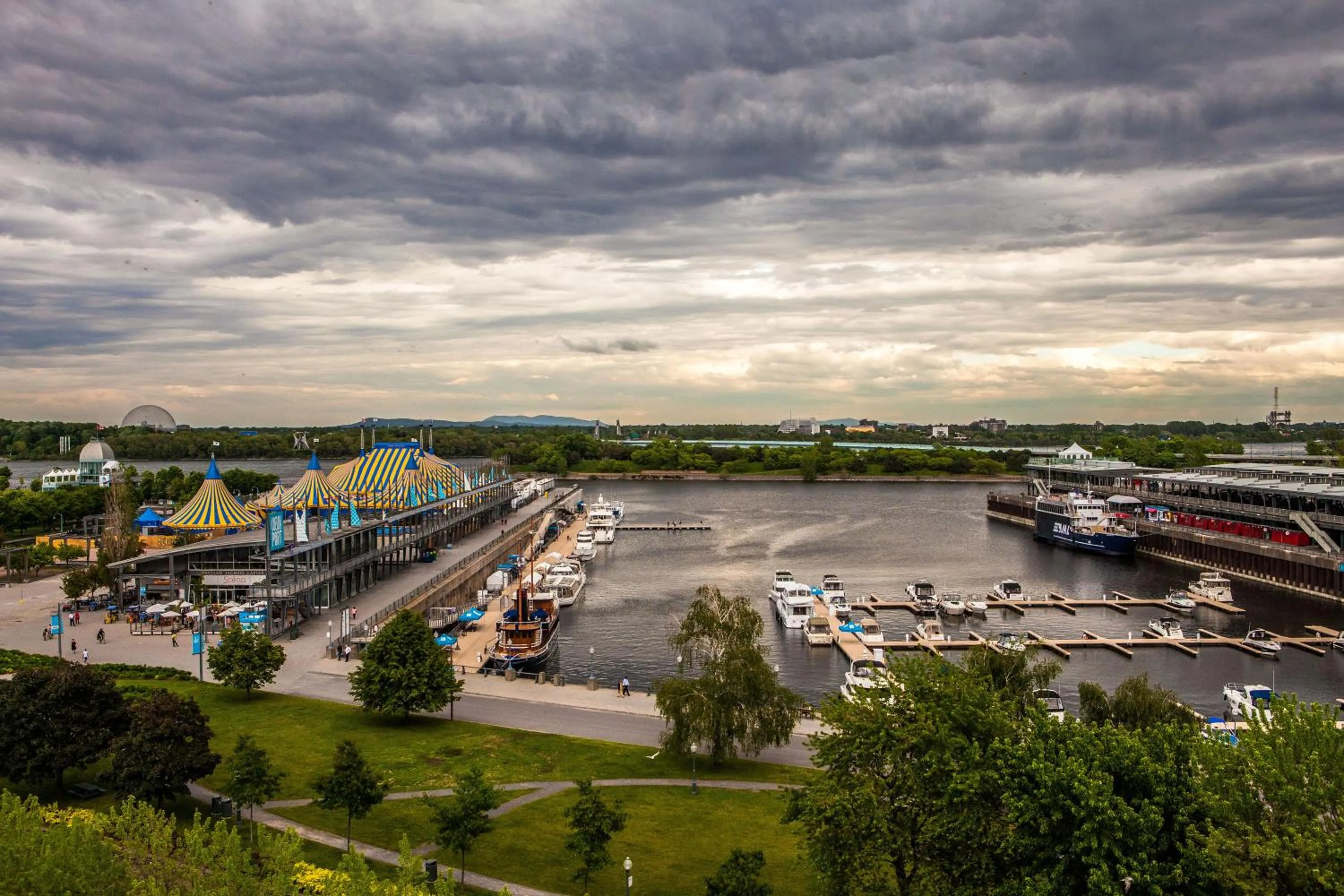 Neighbourhood in Lofts du Vieux-Port by Gray Collection