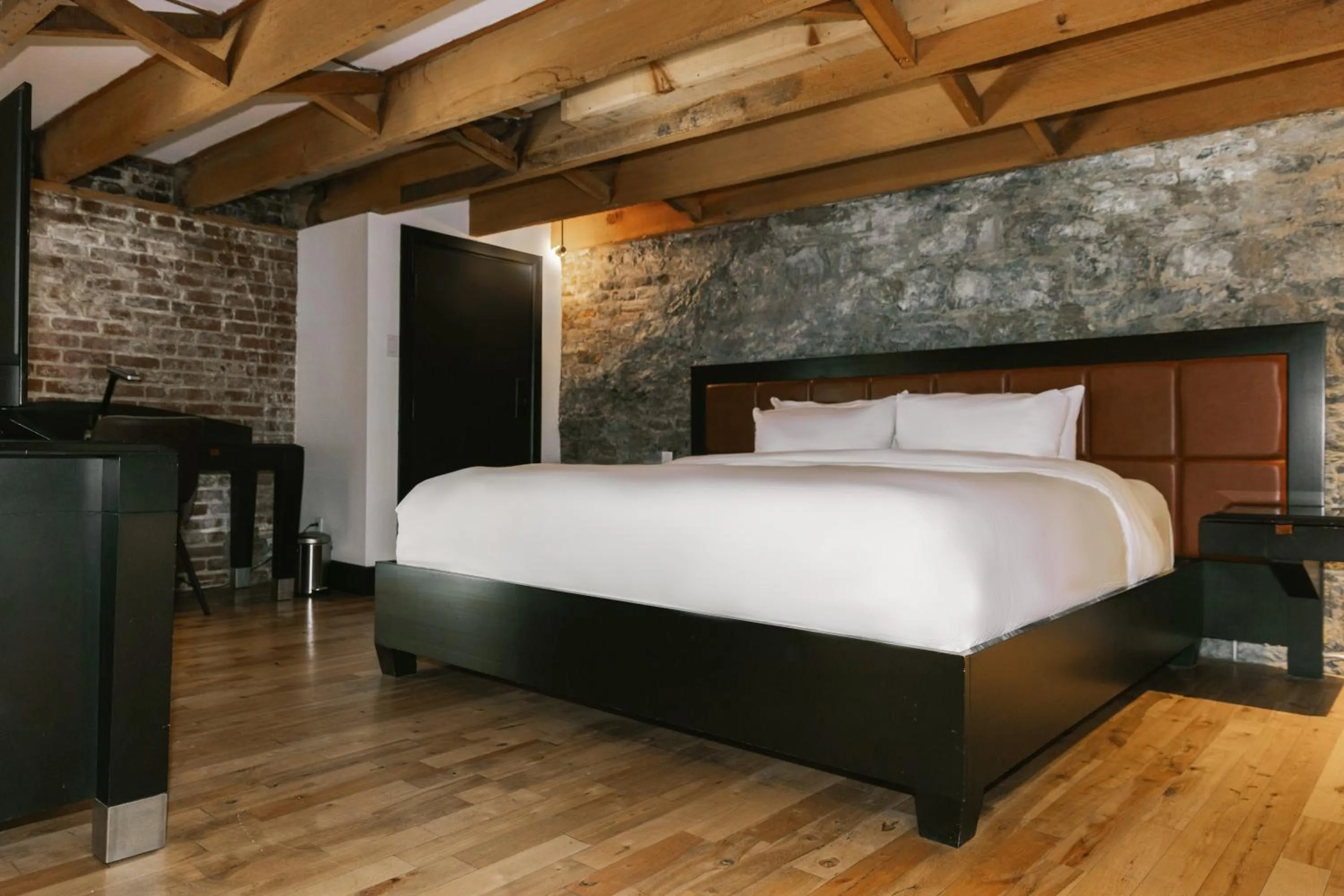 Bed in Lofts du Vieux-Port by Gray Collection